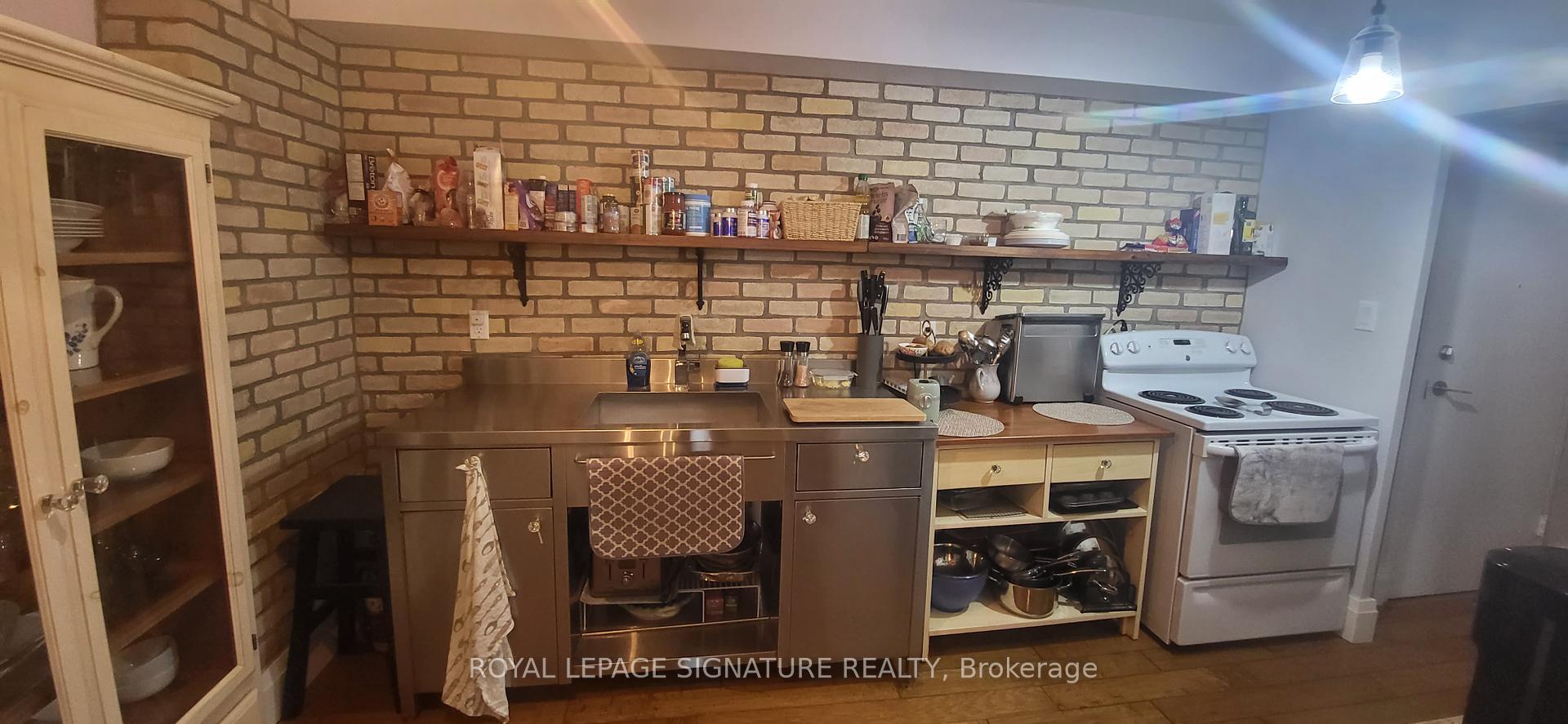 405 - 714 The West Mall Toronto Ontario Canada Rent residential Jennifer Valenzuela Royal LePage Signature Realty, Brokerage