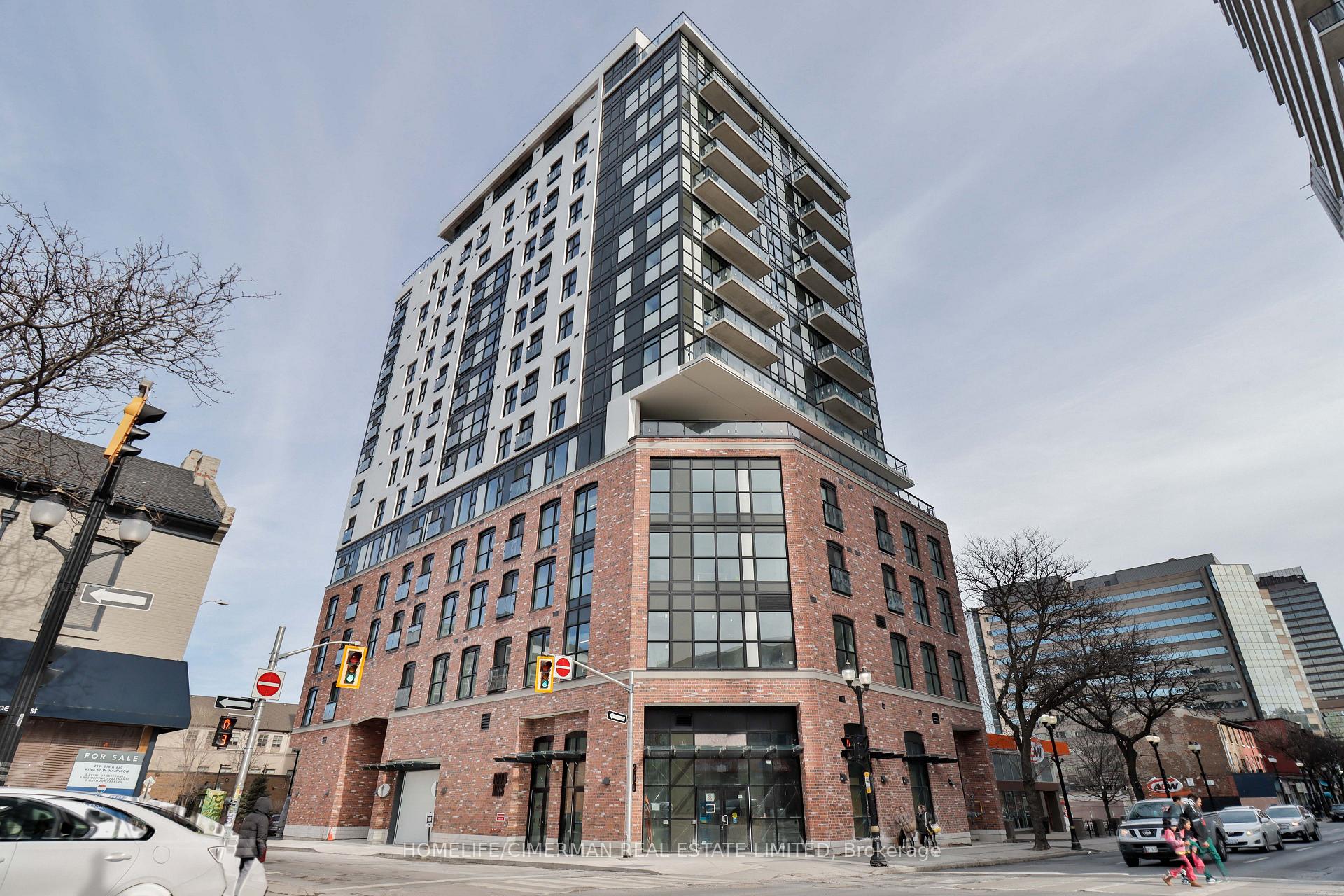 PH1 - 206 King Street W Hamilton Ontario Canada Rent residential Leon Schaumer HomeLife/Cimerman Real Estate Ltd., Brokerage*
