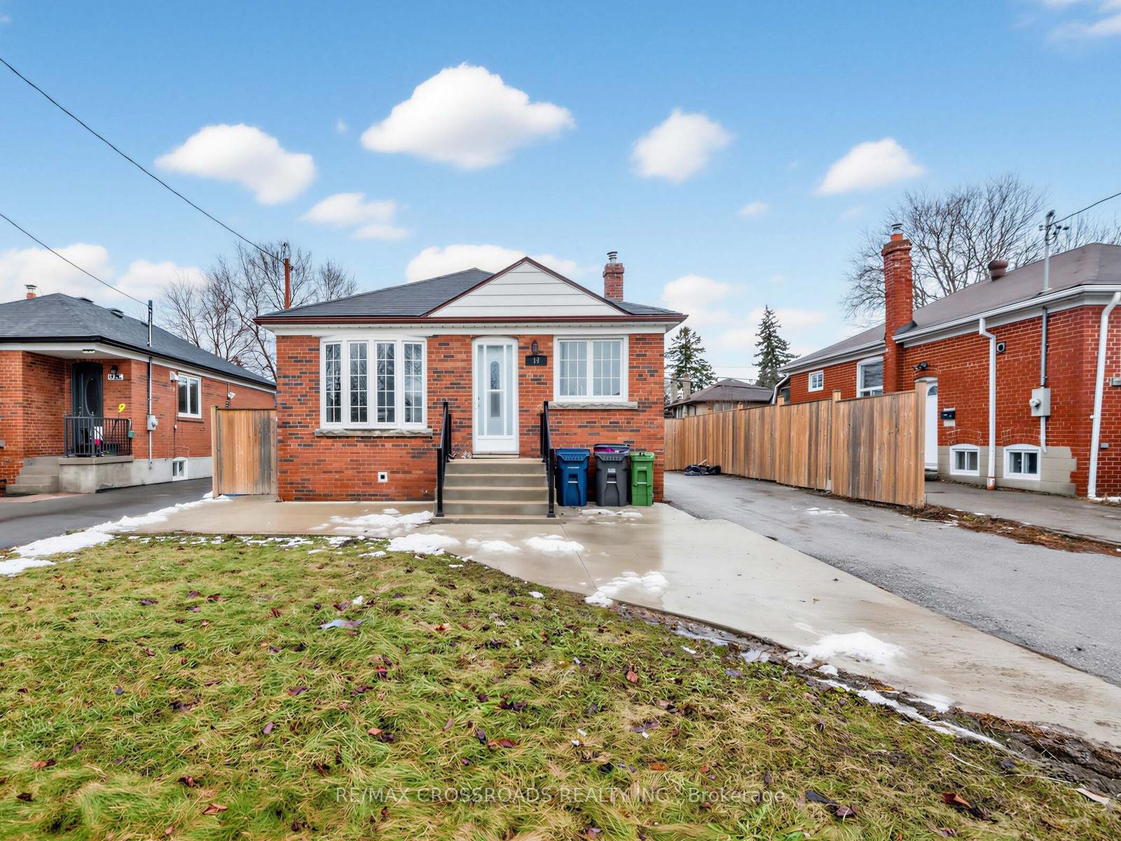 17 Strode Drive Toronto Ontario Canada Rented residential Parthi Ravichandran RE/MAX CROSSROADS REALTY INC, Brokerage*