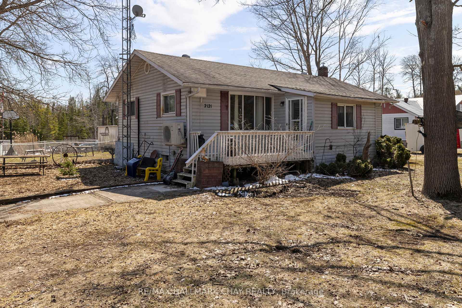 2121 Klondike Park Road Wasaga Beach Ontario Canada Sale residential Mark Leader RE/MAX Hallmark Chay Realty, Brokerage
