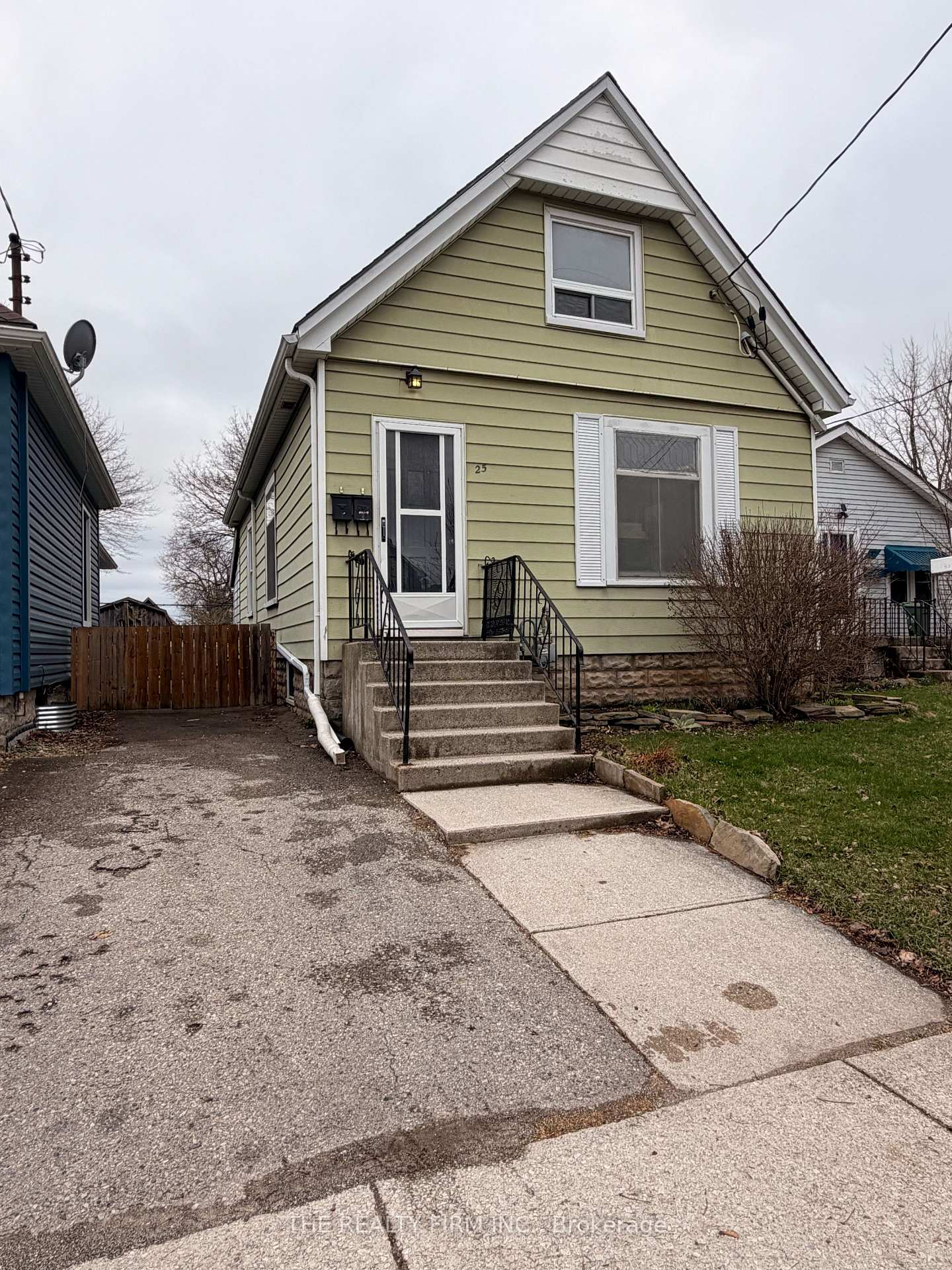 Upper - 25 Glenwood Avenue London East Ontario Canada Rent residential Christine Siemens The Realty Firm Inc., Brokerage*