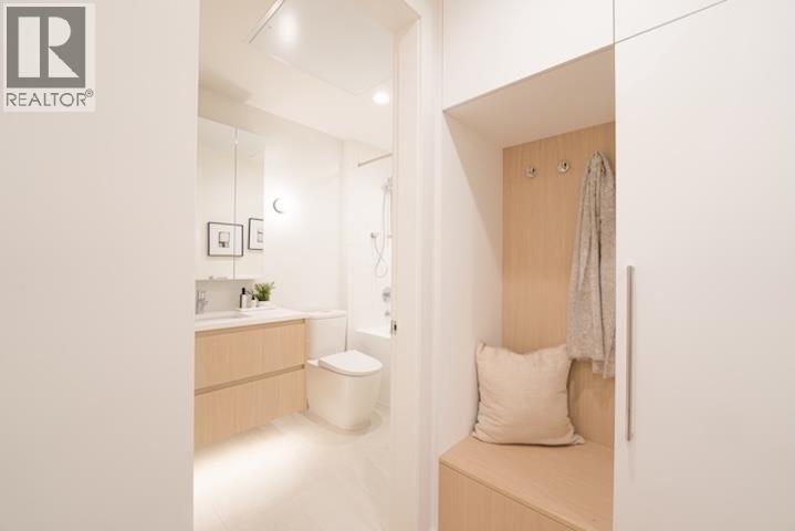 205 585 KEMSLEY AVENUE Coquitlam British Columbia Canada Sale residential Kevin Jelski Pathway Executives Realty Inc.