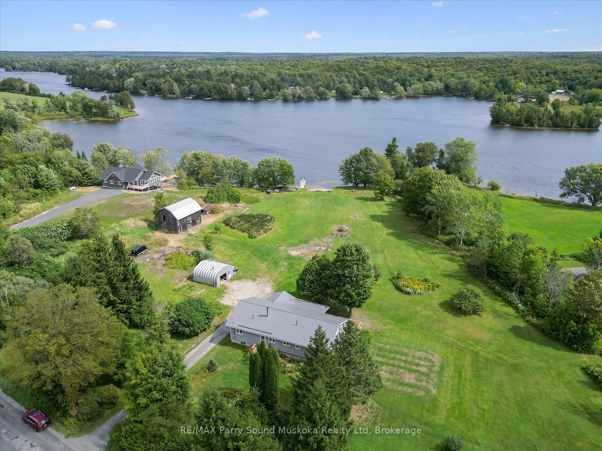 39 Hardies Road Mckellar Ontario Canada Sale residential Gary Phillips RE/MAX PARRY SOUND MUSKOKA REALTY LTD., BROKERAGE*