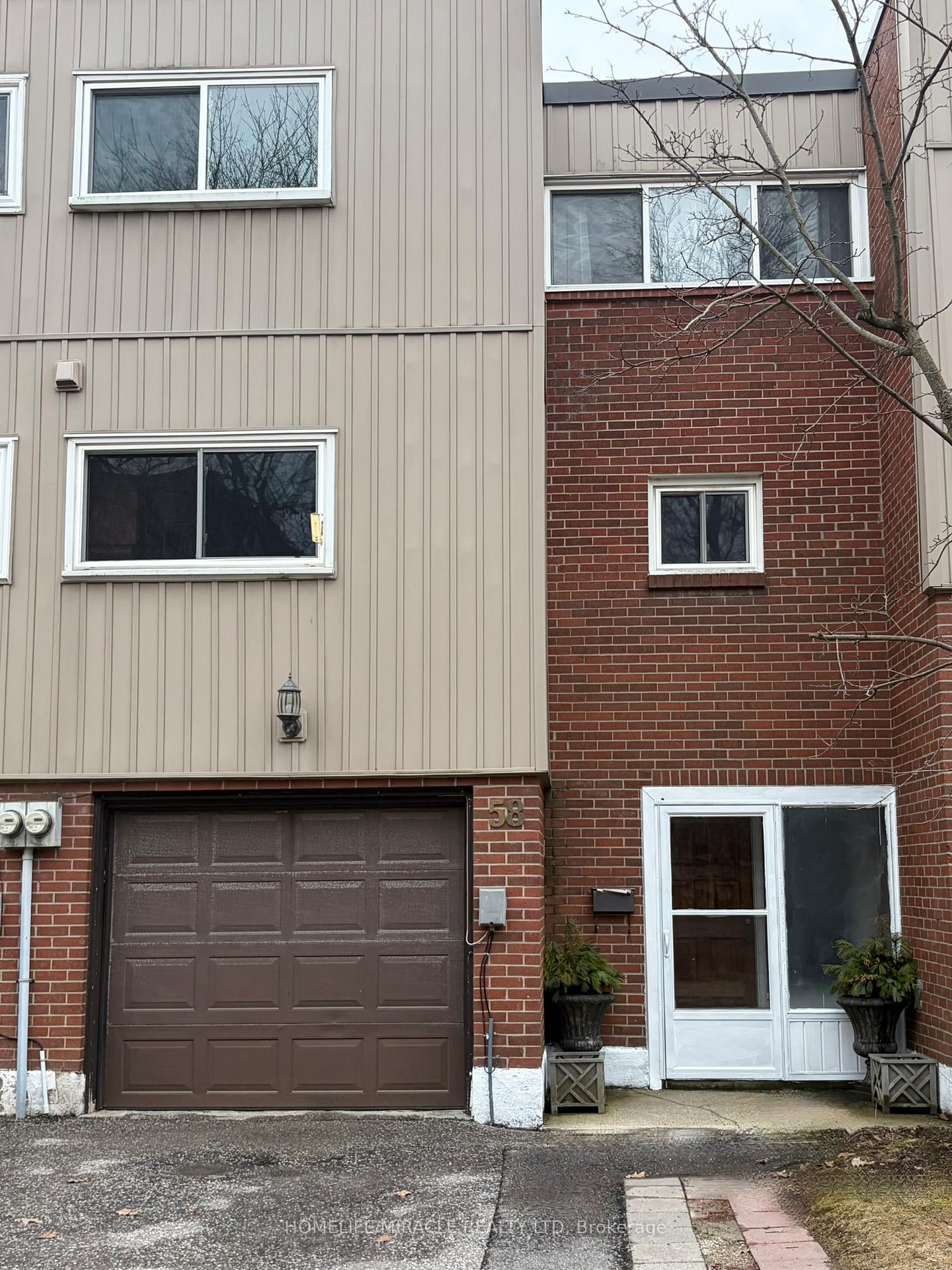 58 - 400 Bloor Street Mississauga Ontario Canada Sale residential   HomeLife/Miracle Realty Ltd., Brokerage*