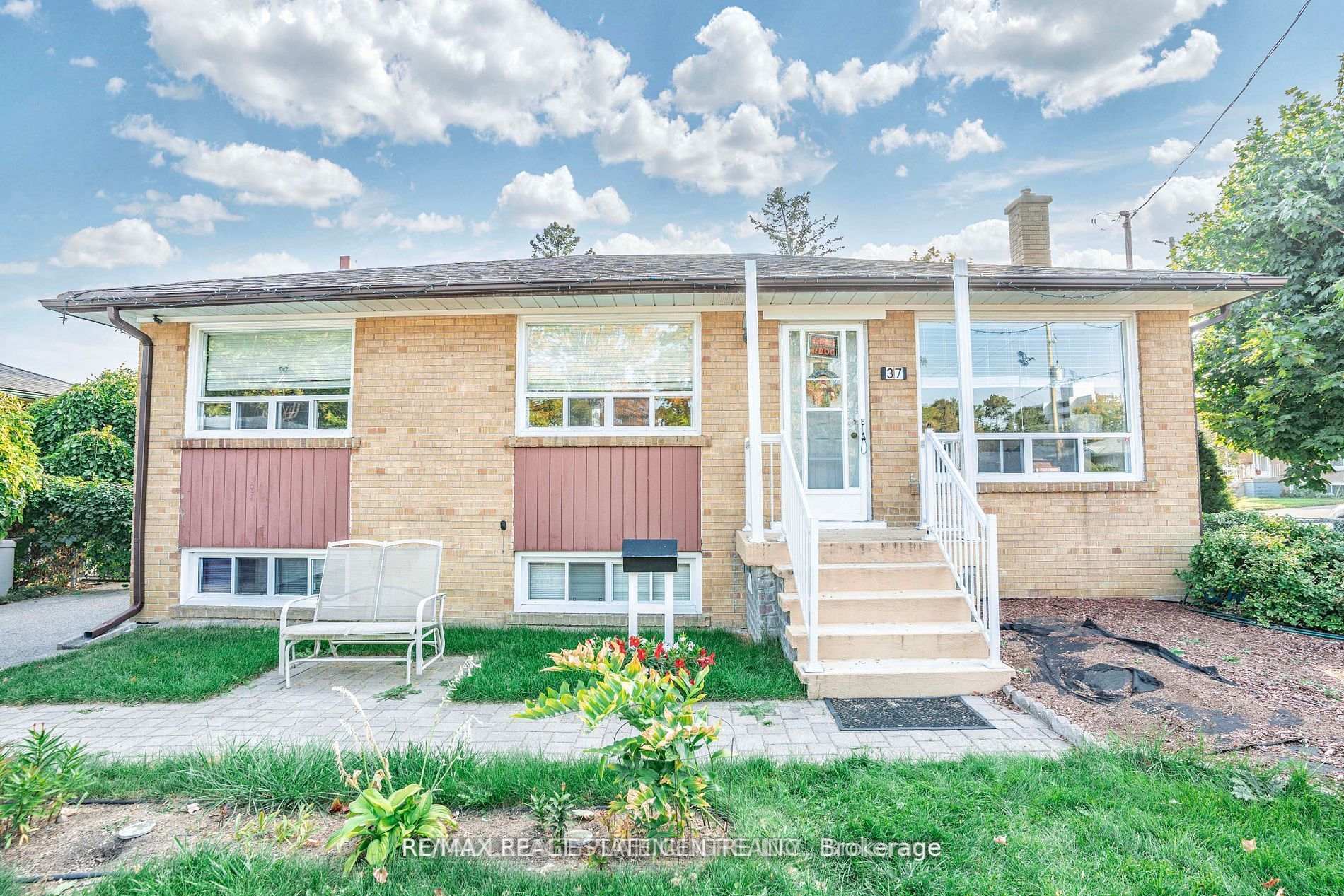 (Upper) - 37 Edgemont Drive Brampton Ontario Canada Rent residential Shaleen Kumar RE/MAX Real Estate Centre Inc., Brokerage*