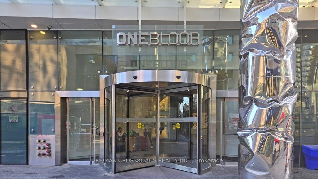 3208 - 1 Bloor Street Toronto Ontario Canada Sale residential   RE/MAX CROSSROADS REALTY INC. Brokerage*