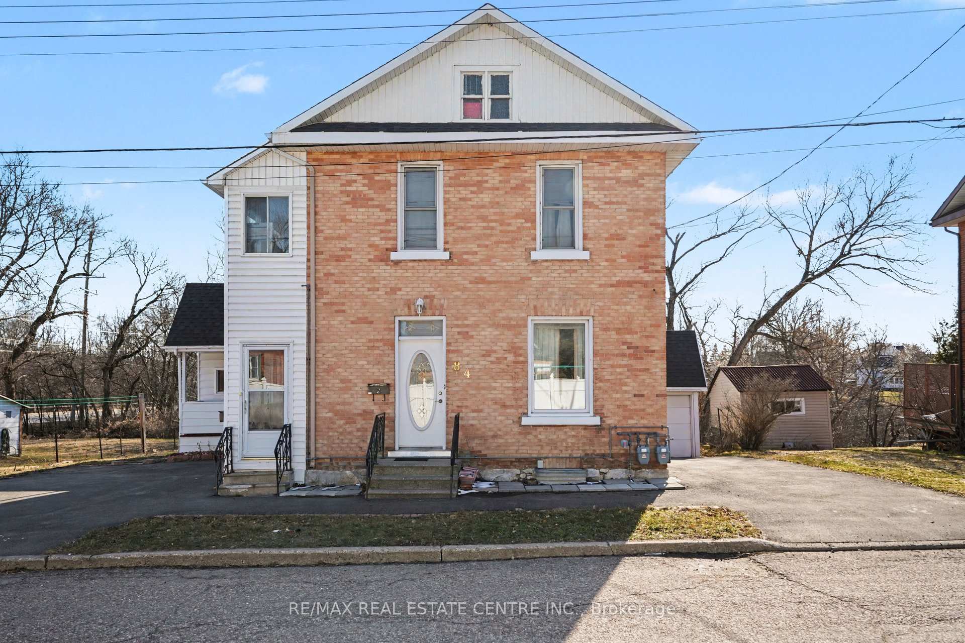 84 Bank Street N Renfrew Ontario Canada Sale residential Bill Chahal RE/MAX Real Estate Centre Inc., Brokerage*