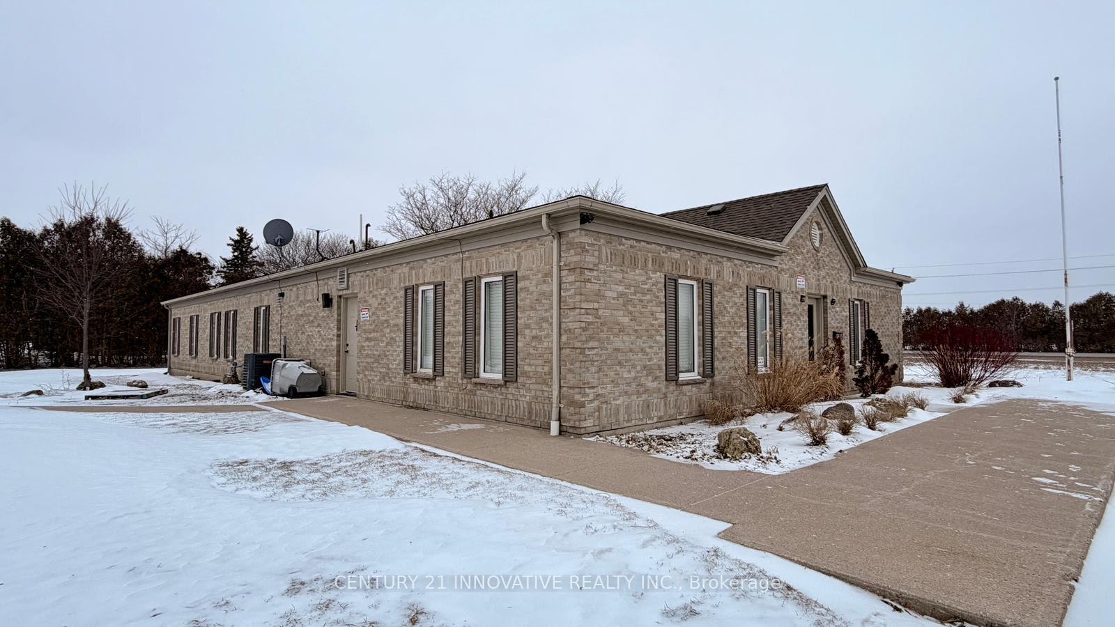 5615 McGillivray Drive N Lucan Biddulph Ontario Canada Lease commercial Sam Mukherjee Century 21 Innovative Realty Inc., Brokerage *