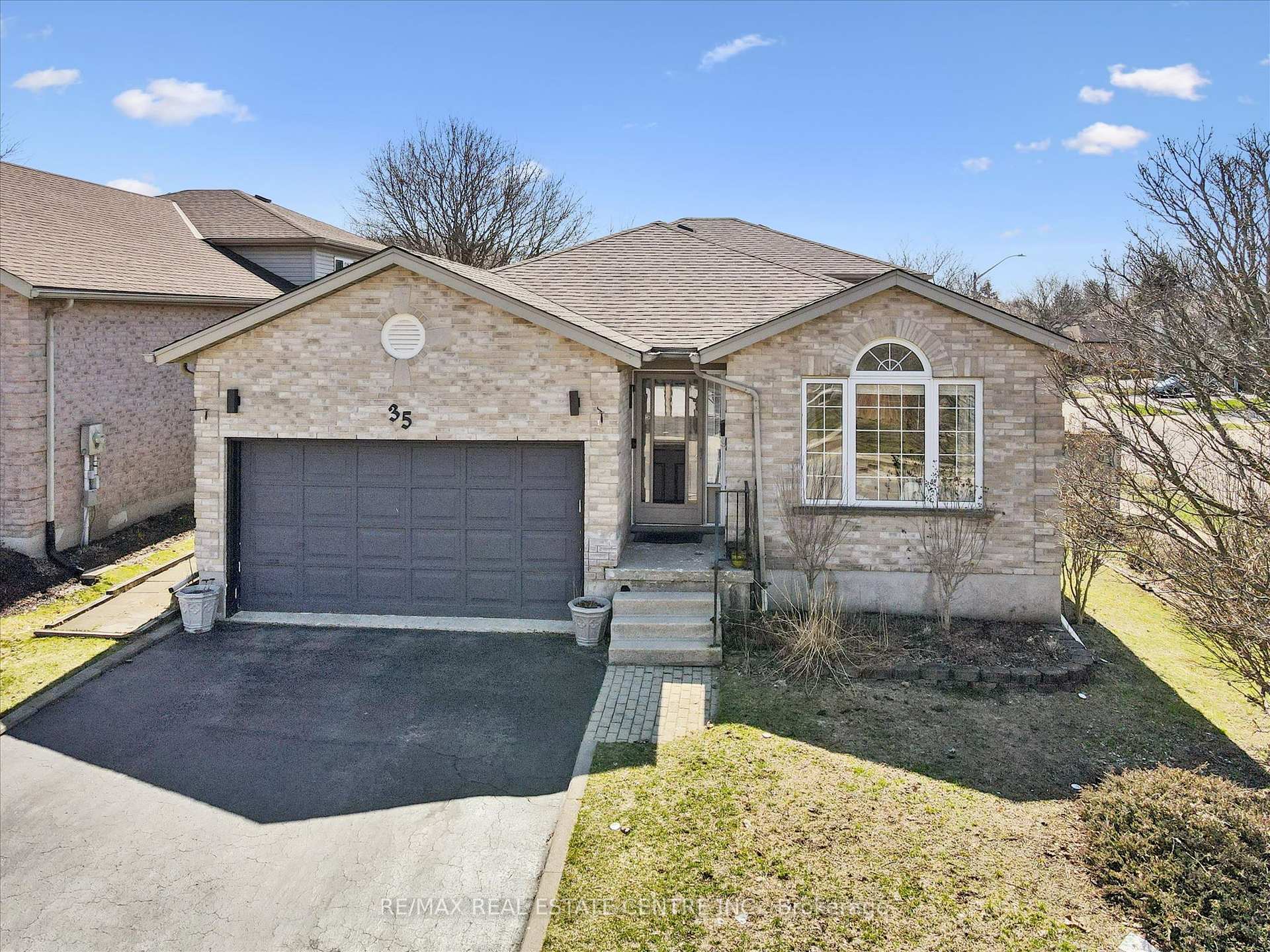 35 Melran Drive Cambridge Ontario Canada Sale residential Renee Blair Sotheby's International Realty Canada