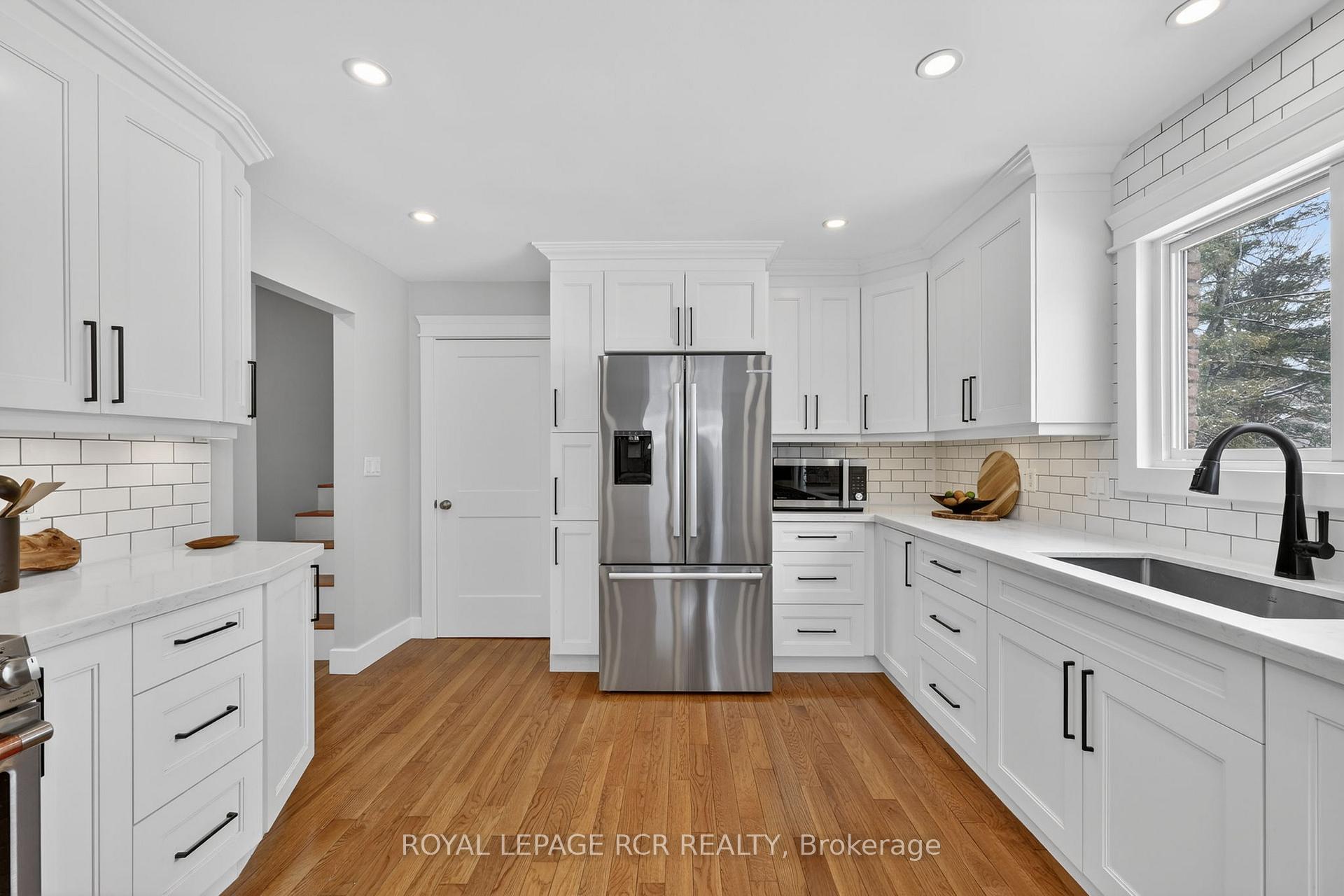 18 Westvale Drive Bracebridge Ontario Canada Sale residential Phil Queen Royal LePage RCR Realty, Brokerage *