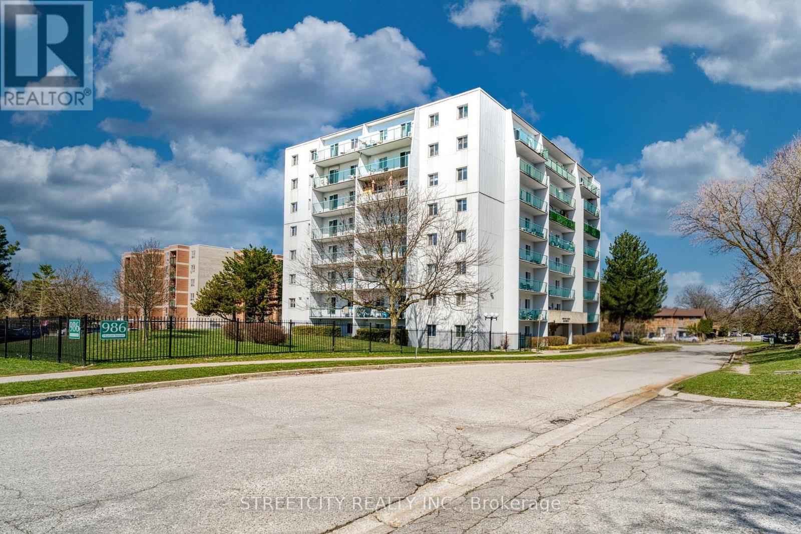 401 - 986 HURON Street London East Ontario Canada Sale residential Frank Pontes STREETCITY REALTY INC., BROKERAGE*