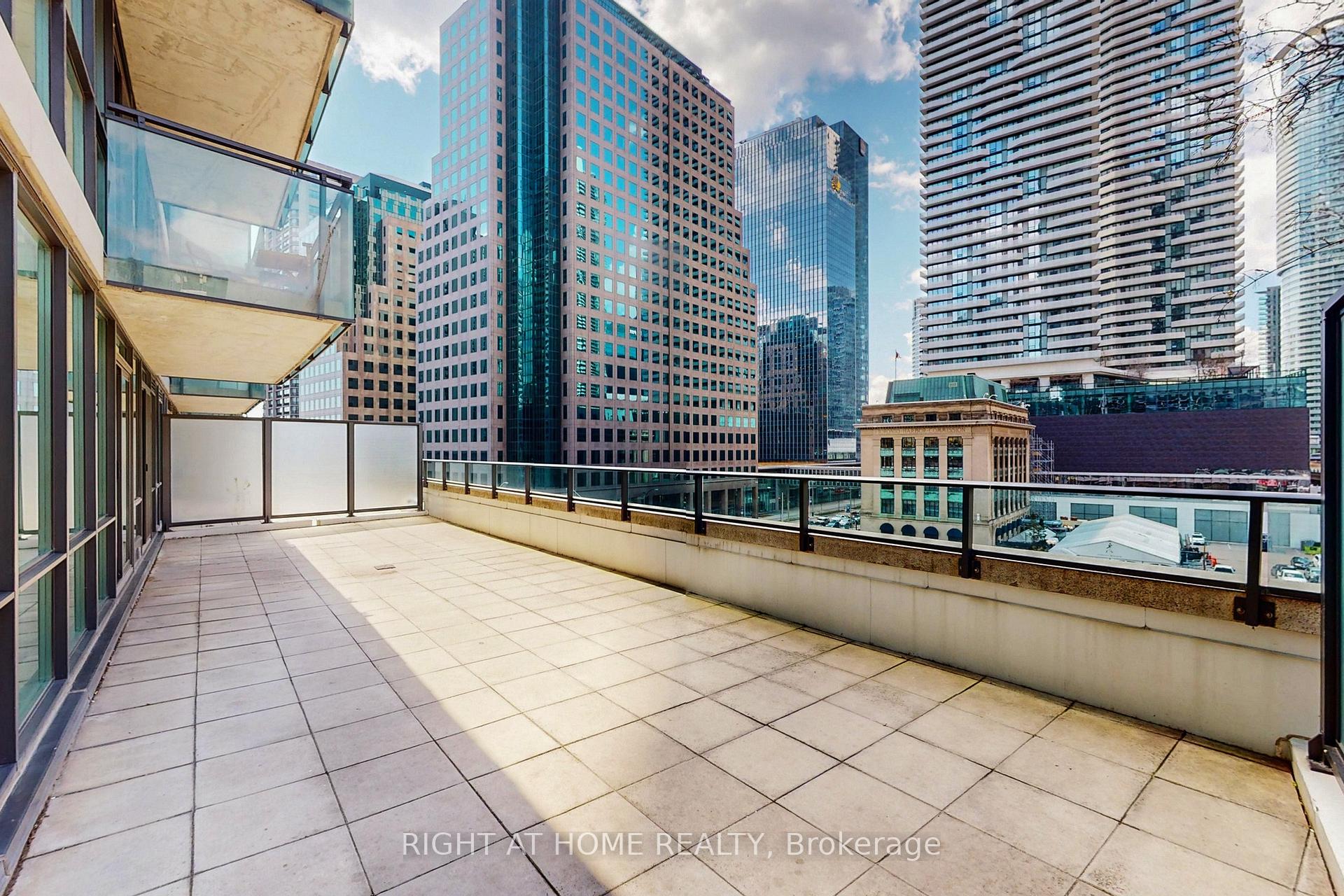 503 - 33 Bay Street Toronto Ontario Canada Rent residential Charles Dow Right at Home Realty, Brokerage*
