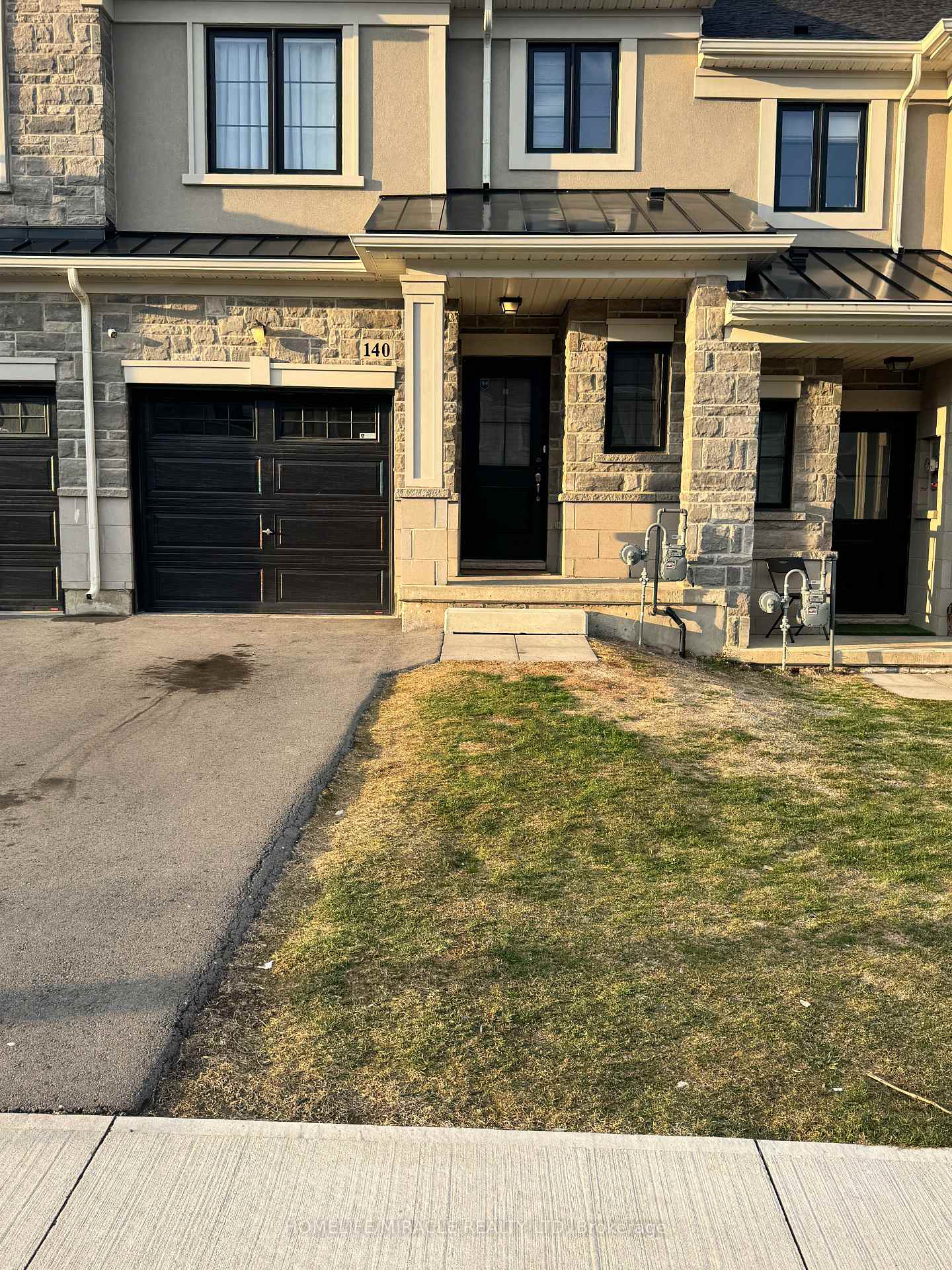140 Aquasanta Crescent Hamilton Ontario Canada Sale residential Zeshan Raza HomeLife/Miracle Realty Ltd., Brokerage *