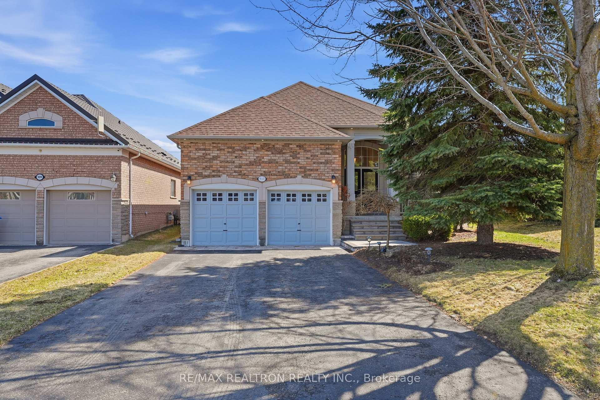 913 Bayley Court Newmarket Ontario Canada Sale residential RON COMMODORE RE/MAX Realtron Realty, Inc. Brokerage*