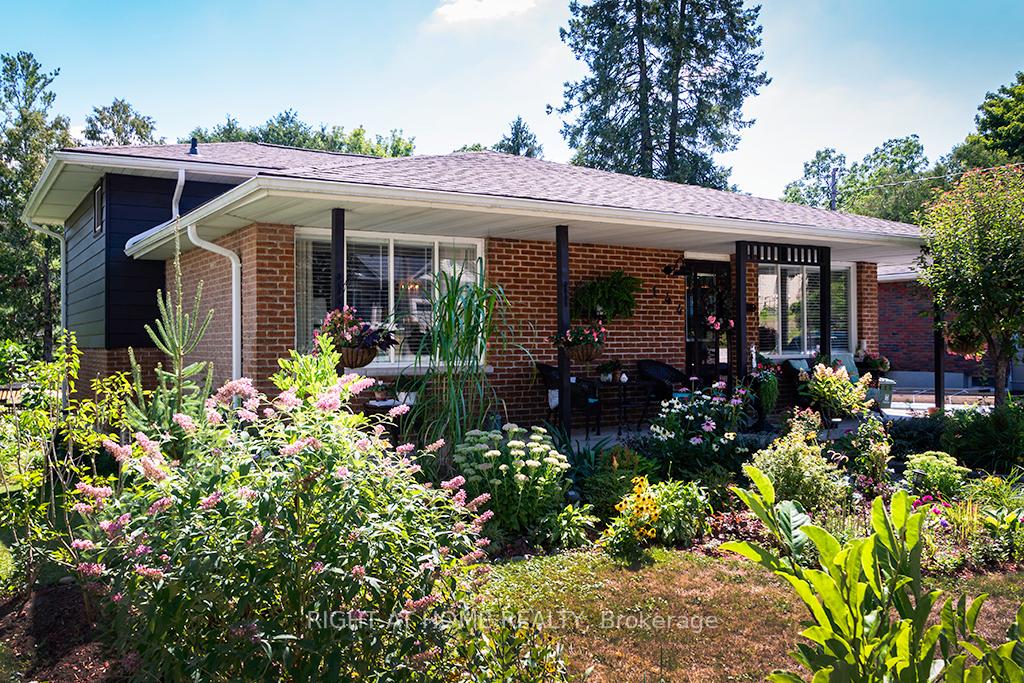 144 Canterbury Street Ingersoll Ontario Canada Sale residential Anatoliy Rependa Right at Home Realty, Brokerage*