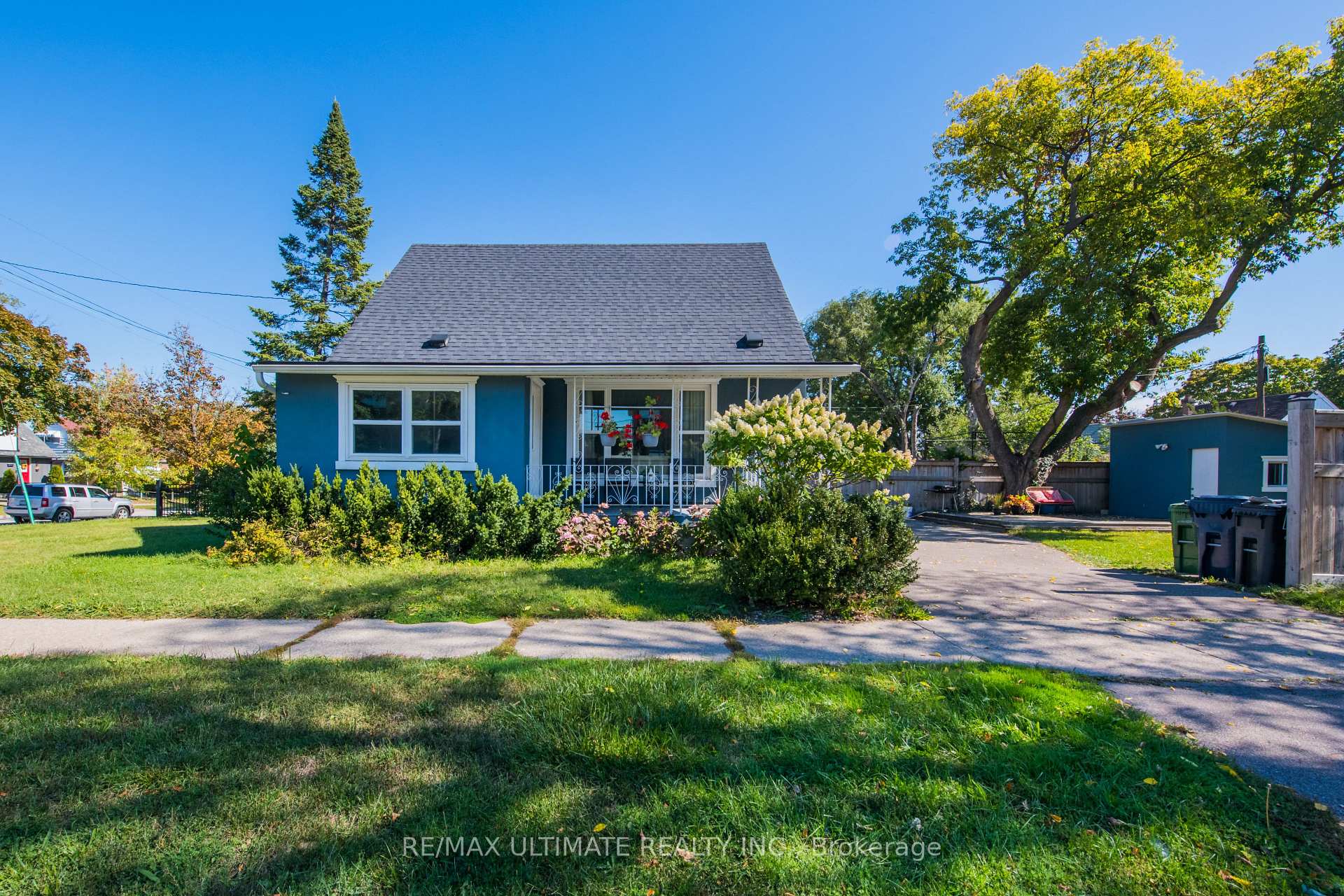 Lower - 5 Burrard Road Toronto Ontario Canada Rent residential Paulette Lewis RE/MAX Ultimate Realty Inc., Brokerage *