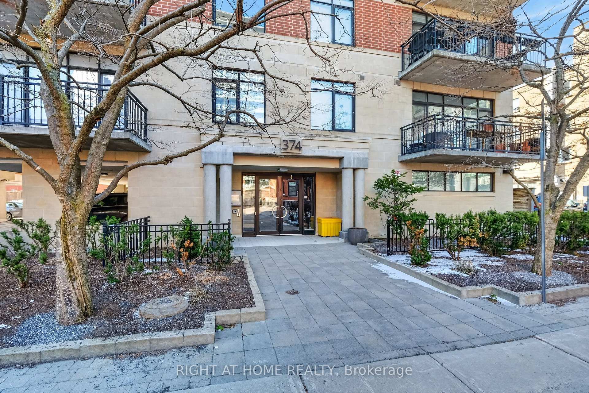 901 - 374 Cooper Street Ottawa Ontario Canada Sale residential Hesam Azimi Right at Home Realty, Brokerage*