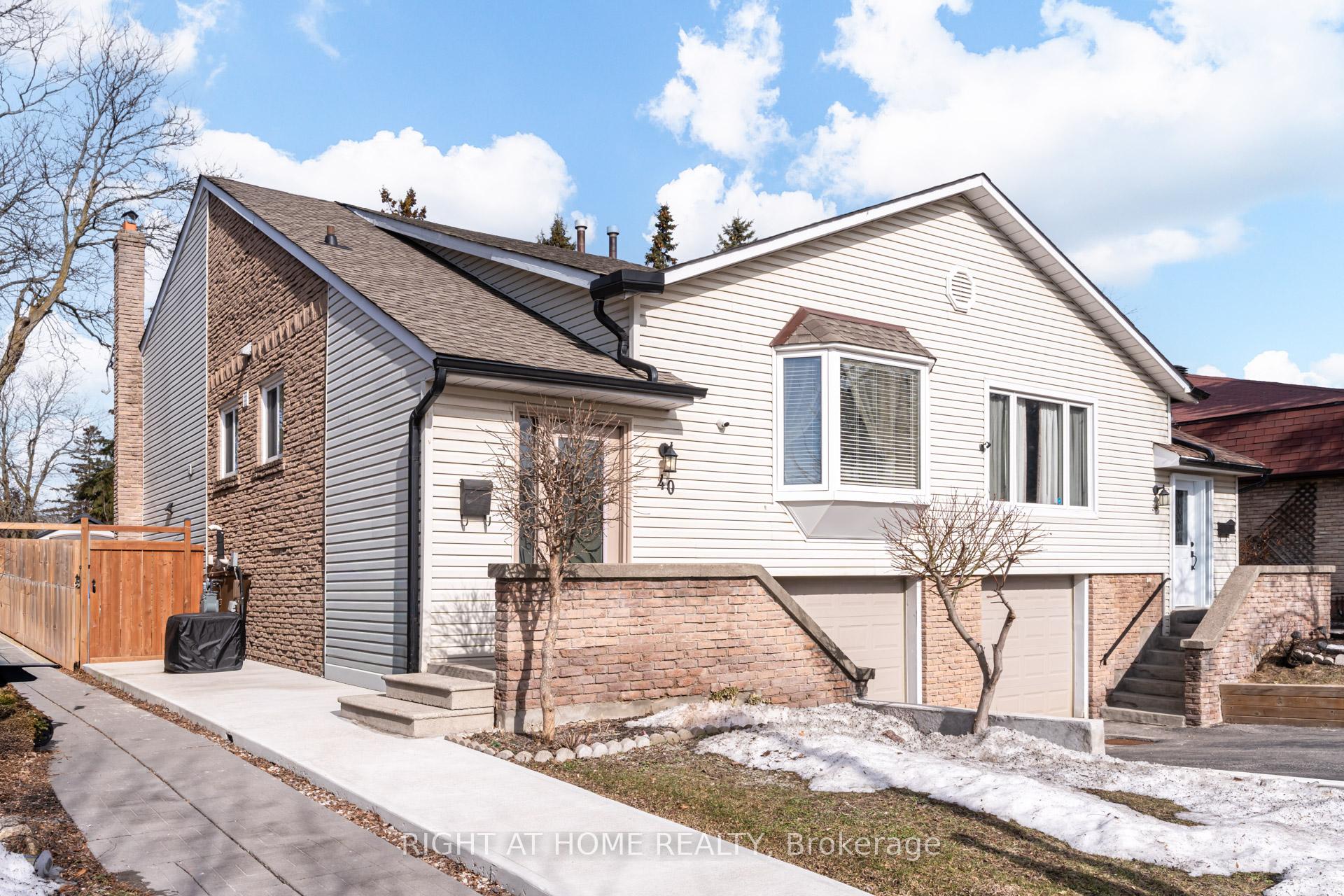 40 Salisbury Circle Brampton Ontario Canada Sale residential Maaz Samdani Right at Home Realty, Brokerage*