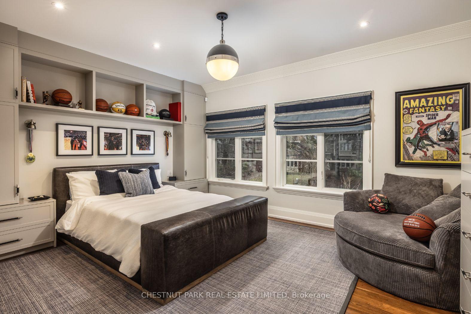 6 Bedroom Single Family Home/House's Image 28