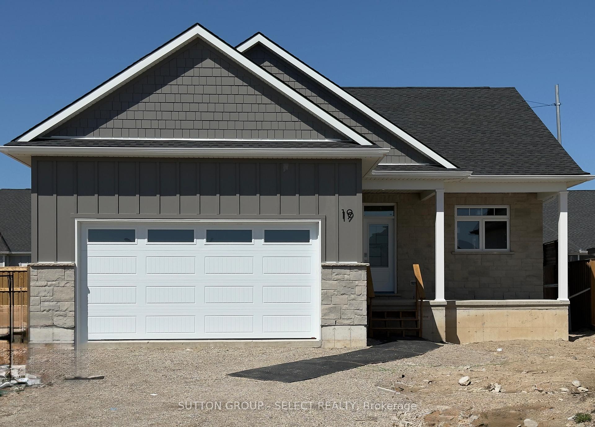 19 Lois Court Lambton Shores Ontario Canada Sale residential Kevin Thompson RE/MAX PRIME PROPERTIES UNIQUE GROUP, BROKERAGE