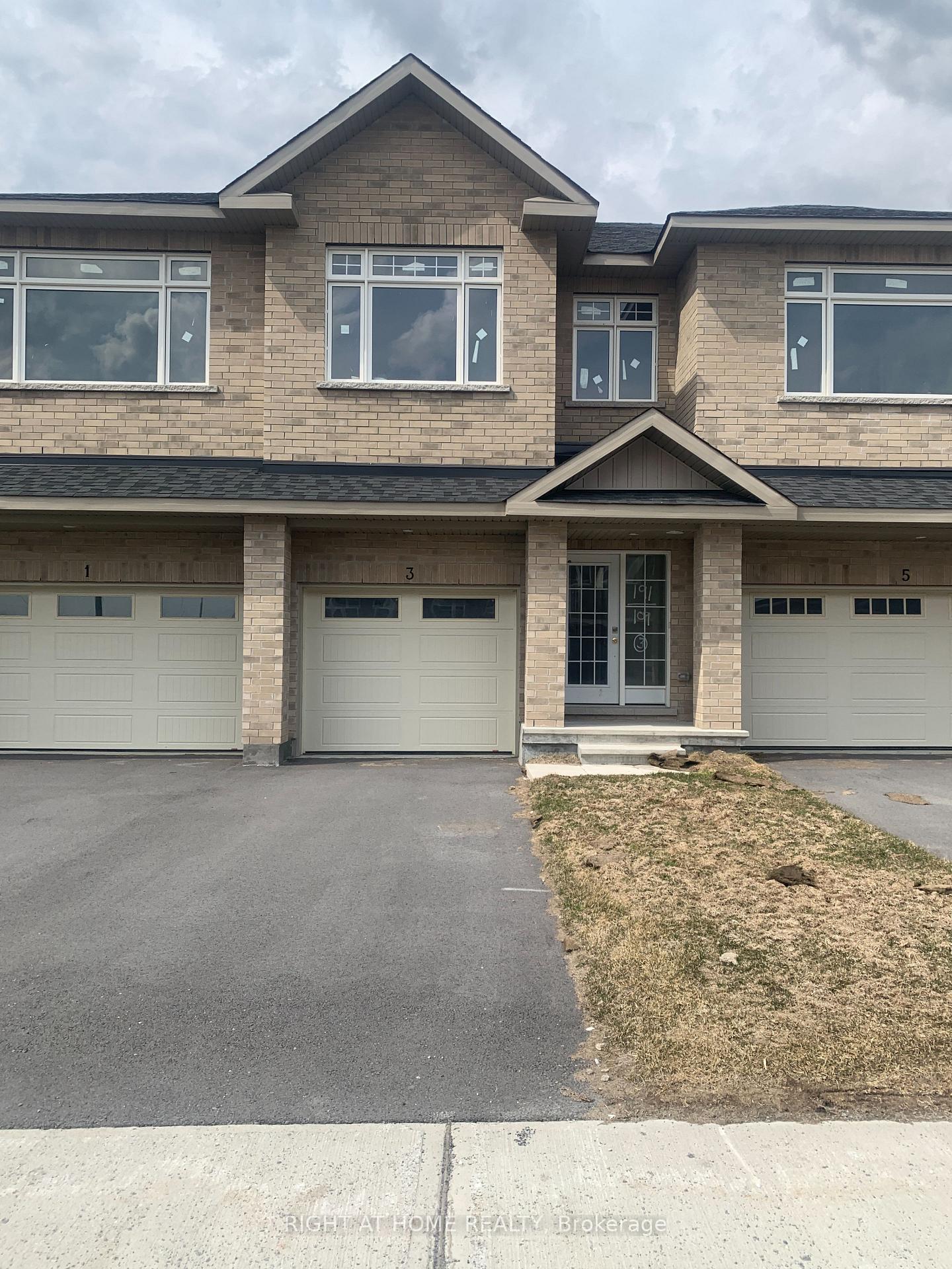 3 Wylie Way Carleton Place Ontario Canada Sale residential Hesam Azimi Right at Home Realty, Brokerage*