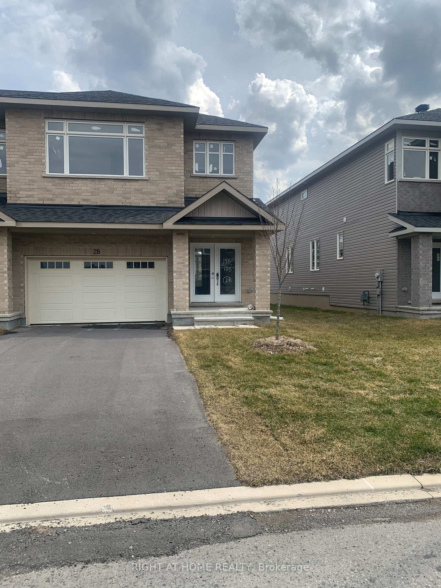 28 Wylie Way Carleton Place Ontario Canada Sale residential Xidong Fu Right at Home Realty, Brokerage*