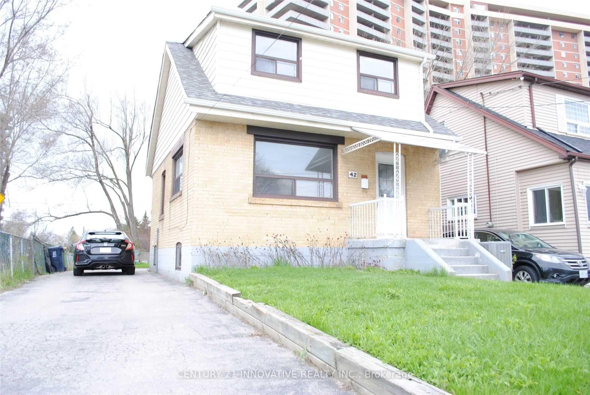 Bsmt - 42 St Dunstan Drive Toronto Ontario Canada Rent residential Heather Mackenzie Skybound Realty, Brokerage 