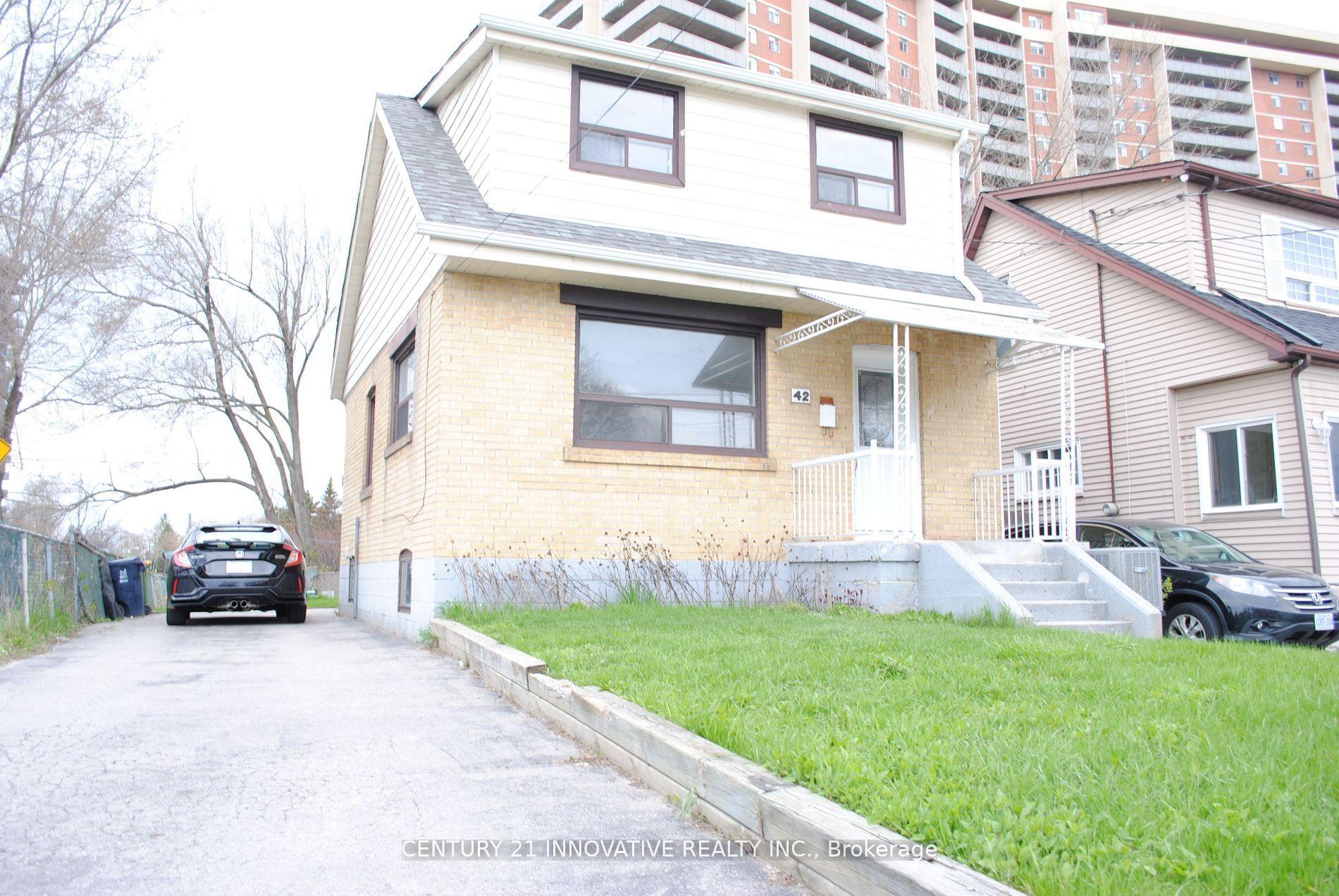 Studio - 42 St Dunstan Drive Toronto Ontario Canada Rent residential Sam Mukherjee Century 21 Innovative Realty Inc., Brokerage *