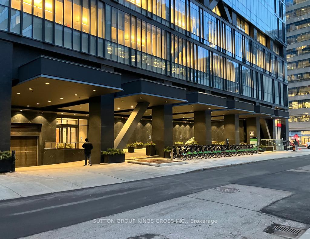 3901 - 488 University Avenue Toronto Ontario Canada Sale residential Mahesh Srinivasa SIRI ELITE REALTY INC., BROKERAGE*