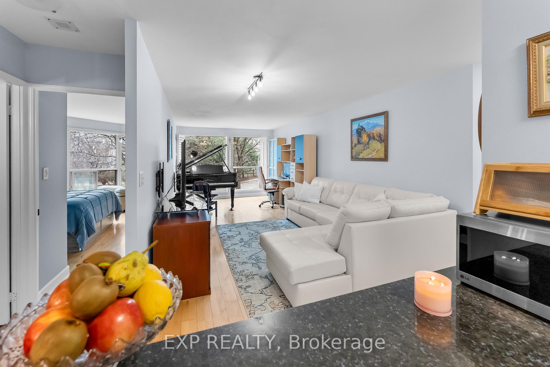 214 - 2267 Lake Shore Boulevard W Toronto Ontario Canada Sale residential   TRIMAXX REALTY LTD. Brokerage