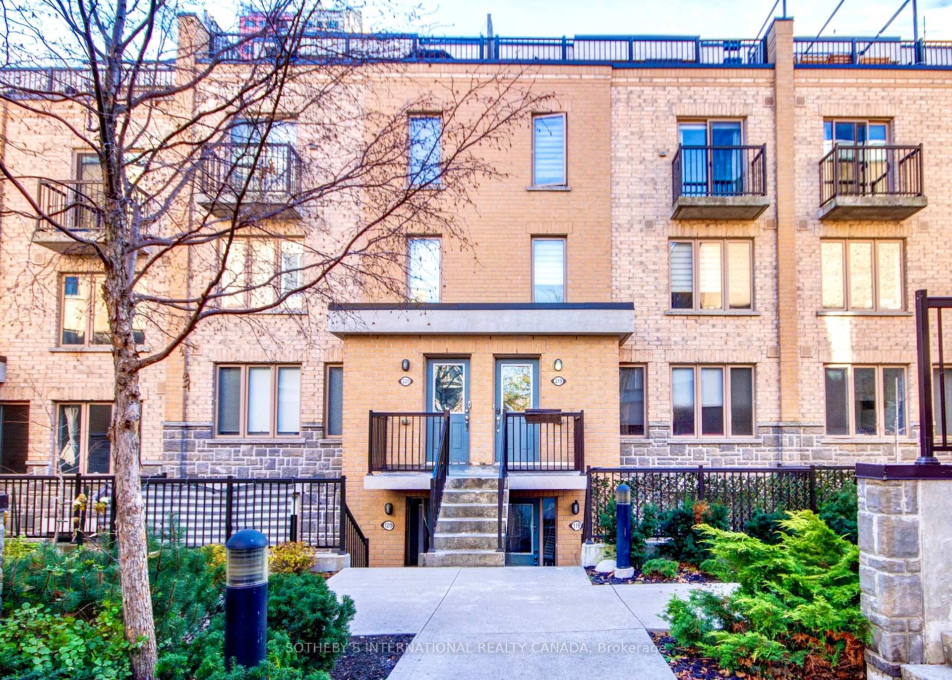 219 - 7 Foundry Avenue Toronto Ontario Canada Sale residential Stephen Crouch Royal LePage Signature Realty, Brokerage