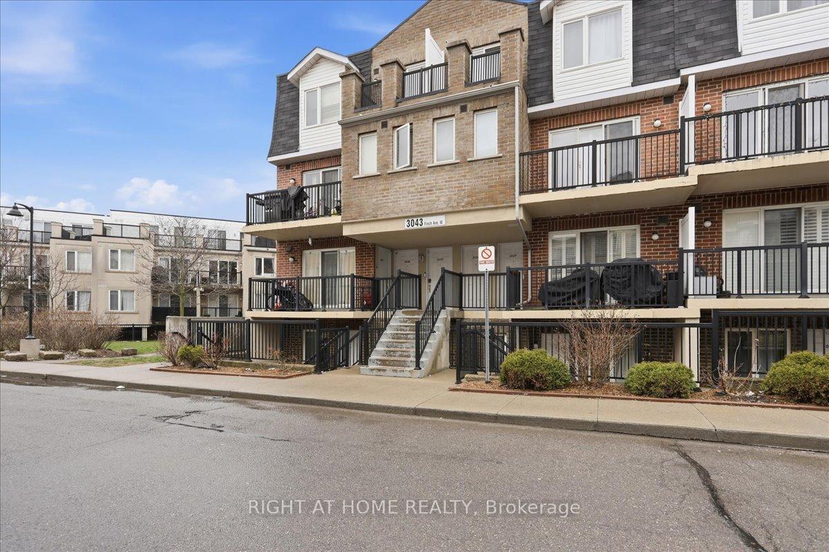 1009 - 3043 Finch Avenue W Toronto Ontario Canada Sale residential Linda Hummel Right at Home Realty, Brokerage*