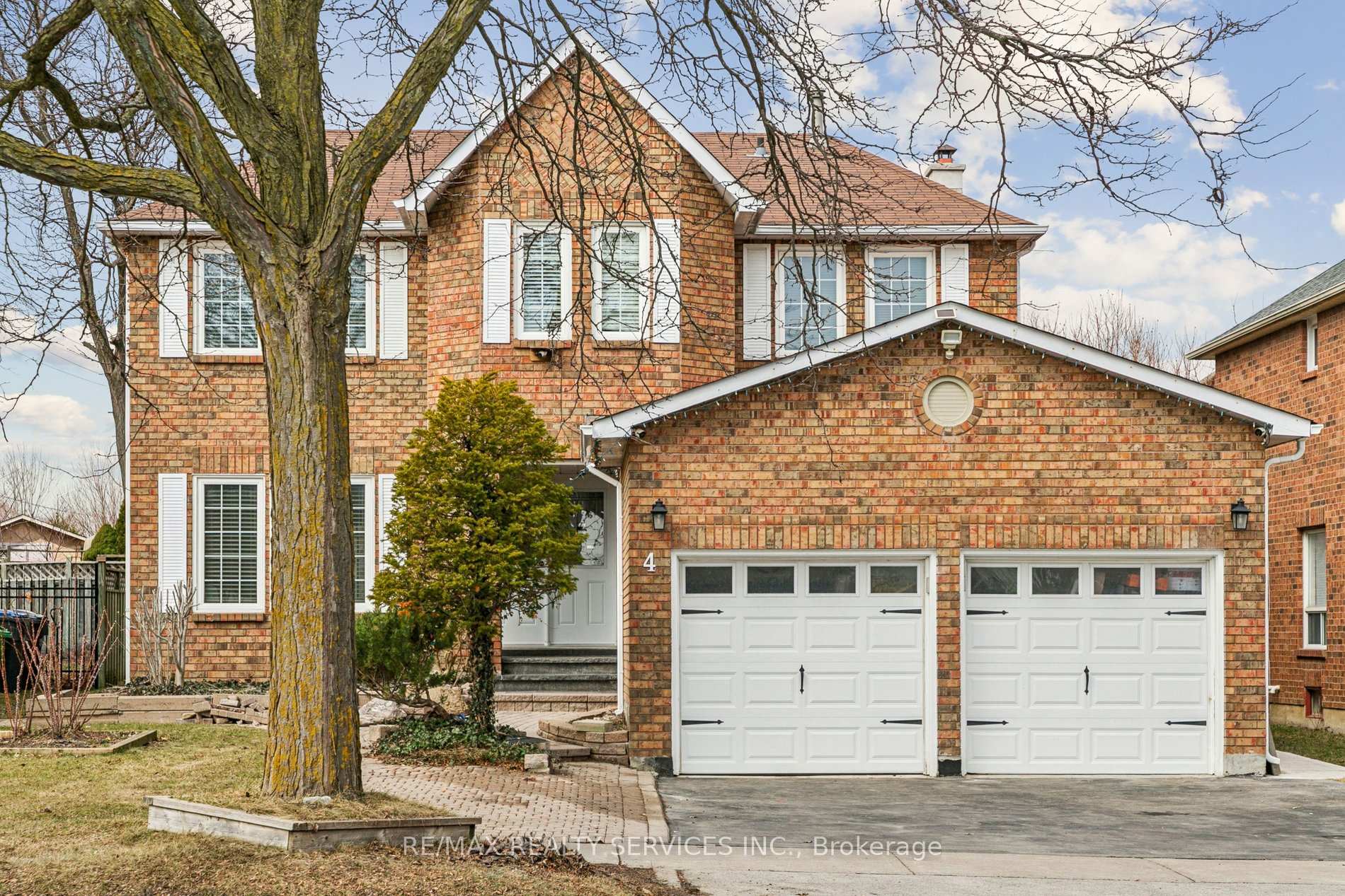 4 Burt Drive Brampton Ontario Canada Sale residential Marlene De Sousa RE/MAX Realty Services Inc., Brokerage*