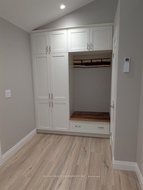 A - 1093 Gallagher Road Burlington Ontario Canada Rent residential   RE/MAX Realty Enterprises Inc., Brokerage