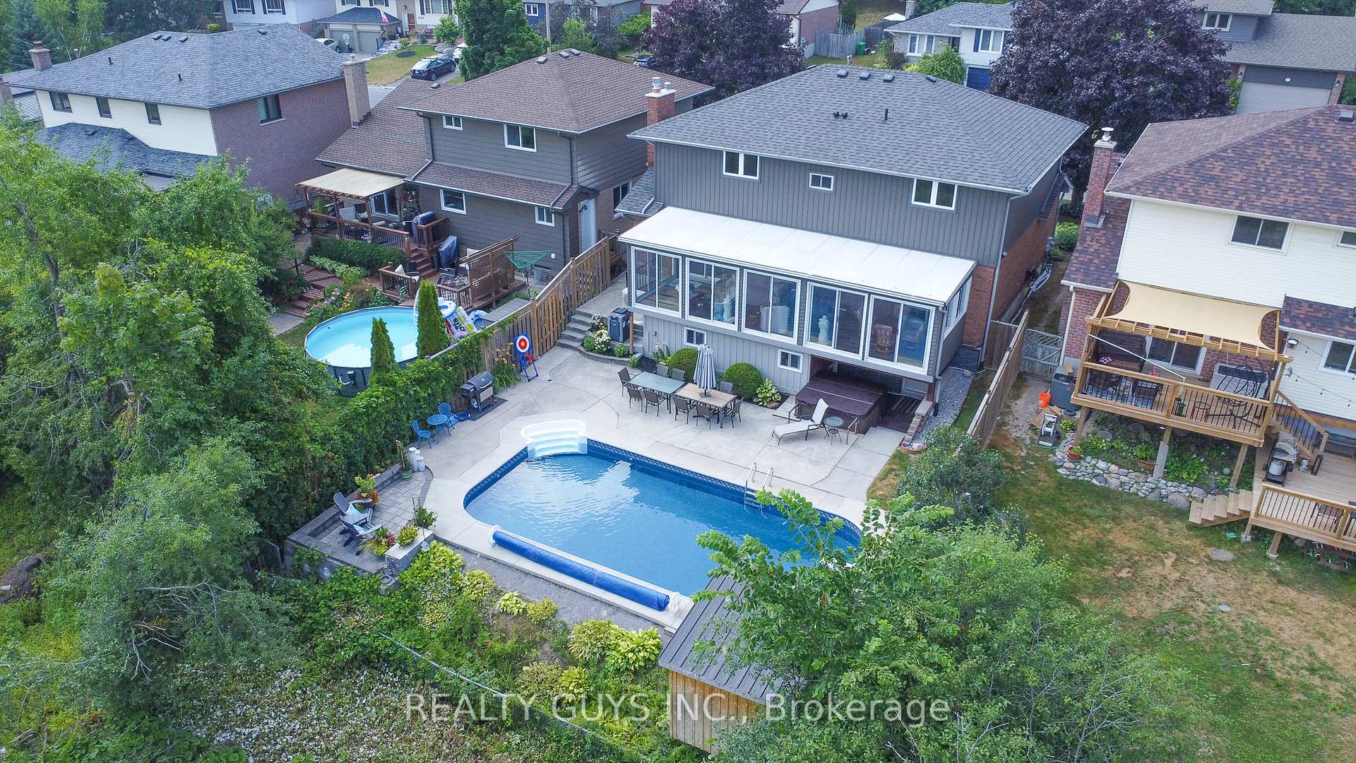 2515 Farmcrest Avenue Peterborough Ontario Canada Sale residential   HomeLife Preferred Realty Inc., Brokerage*