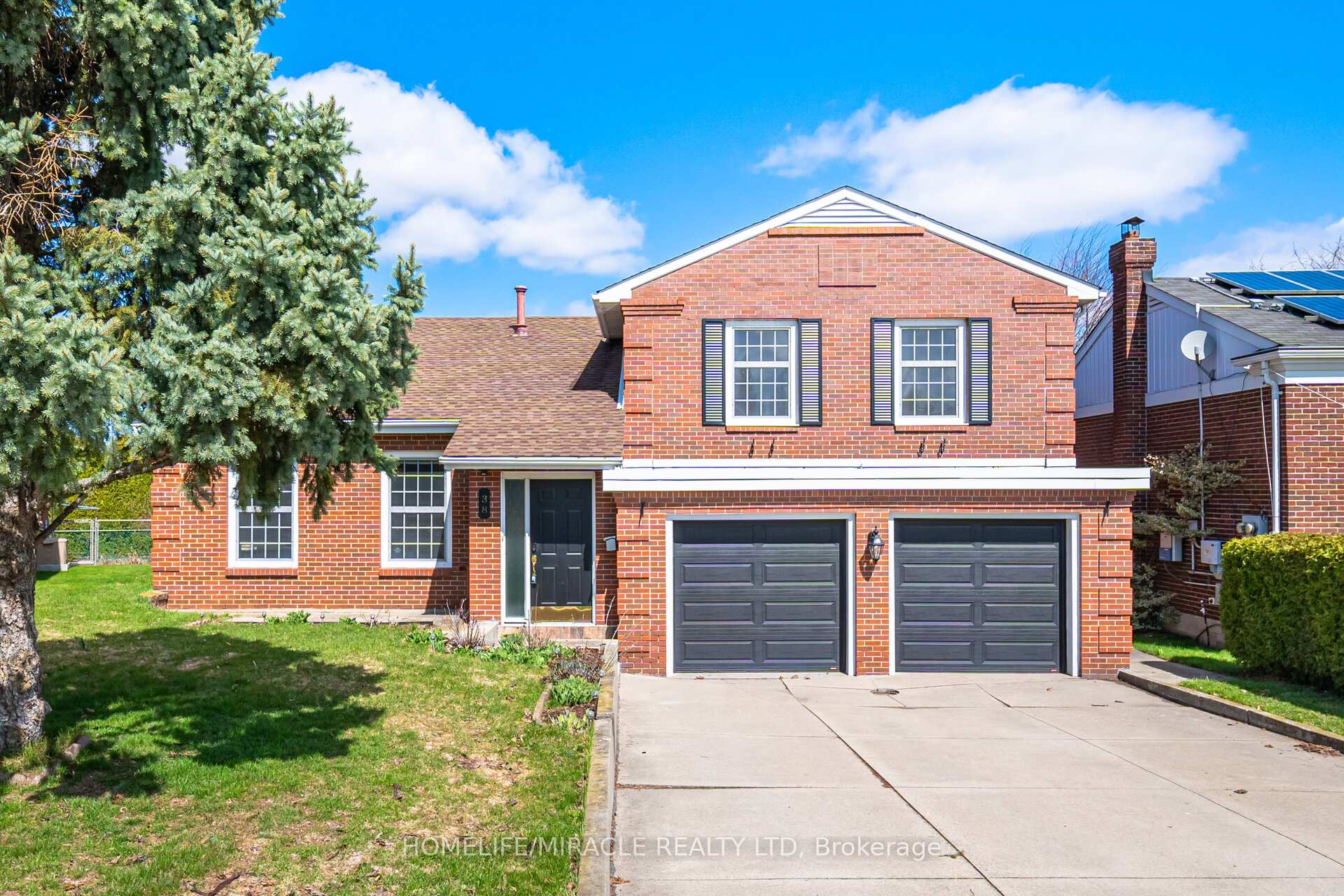 38 Leclaire Street Hamilton Ontario Canada Sale residential C.P. Chhatwal HomeLife/Miracle Realty Ltd., Brokerage *