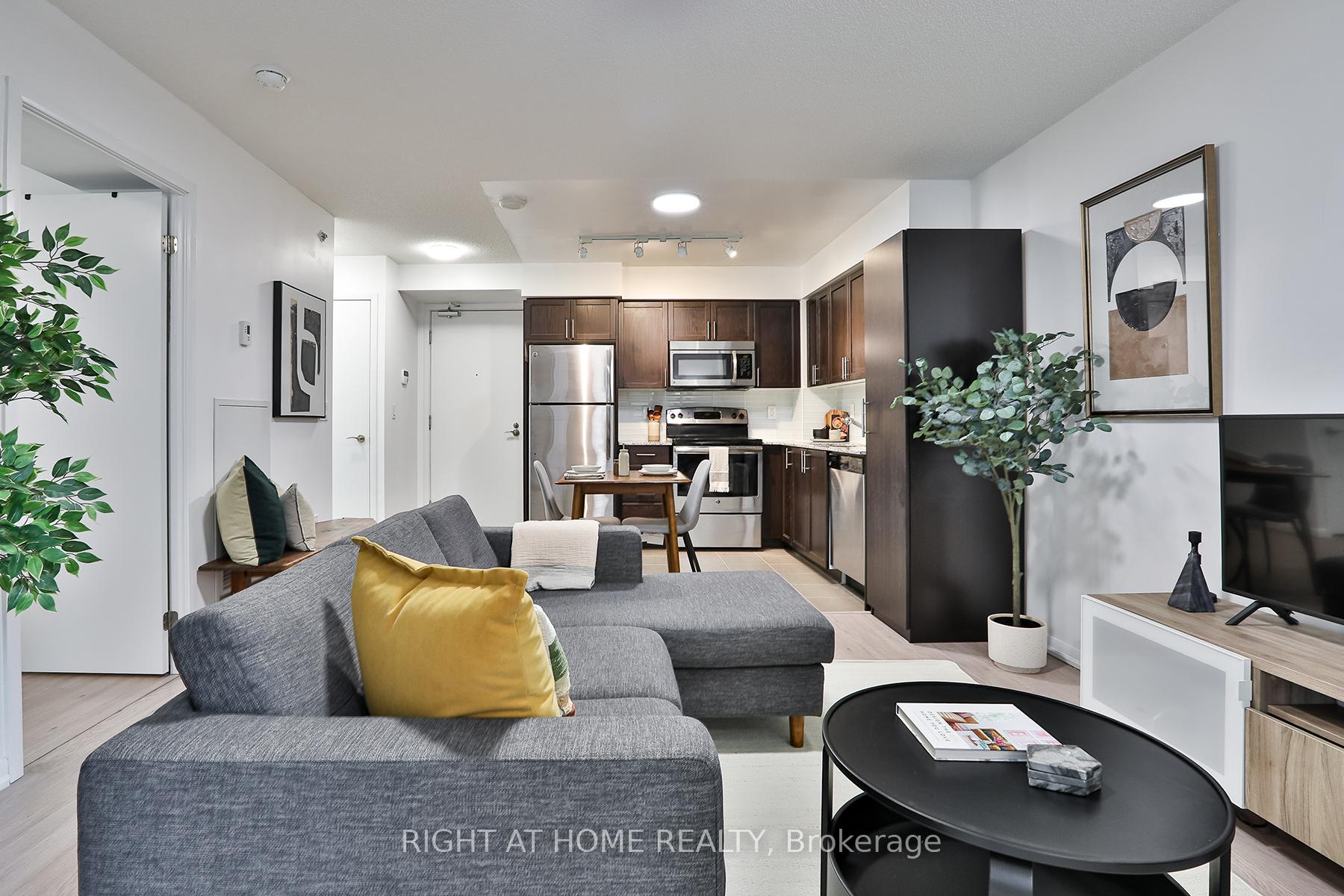 335 - 830 Lawrence Avenue W Toronto Ontario Canada Sale residential Ahmed Amin Hamed Aly Right at Home Realty, Brokerage*