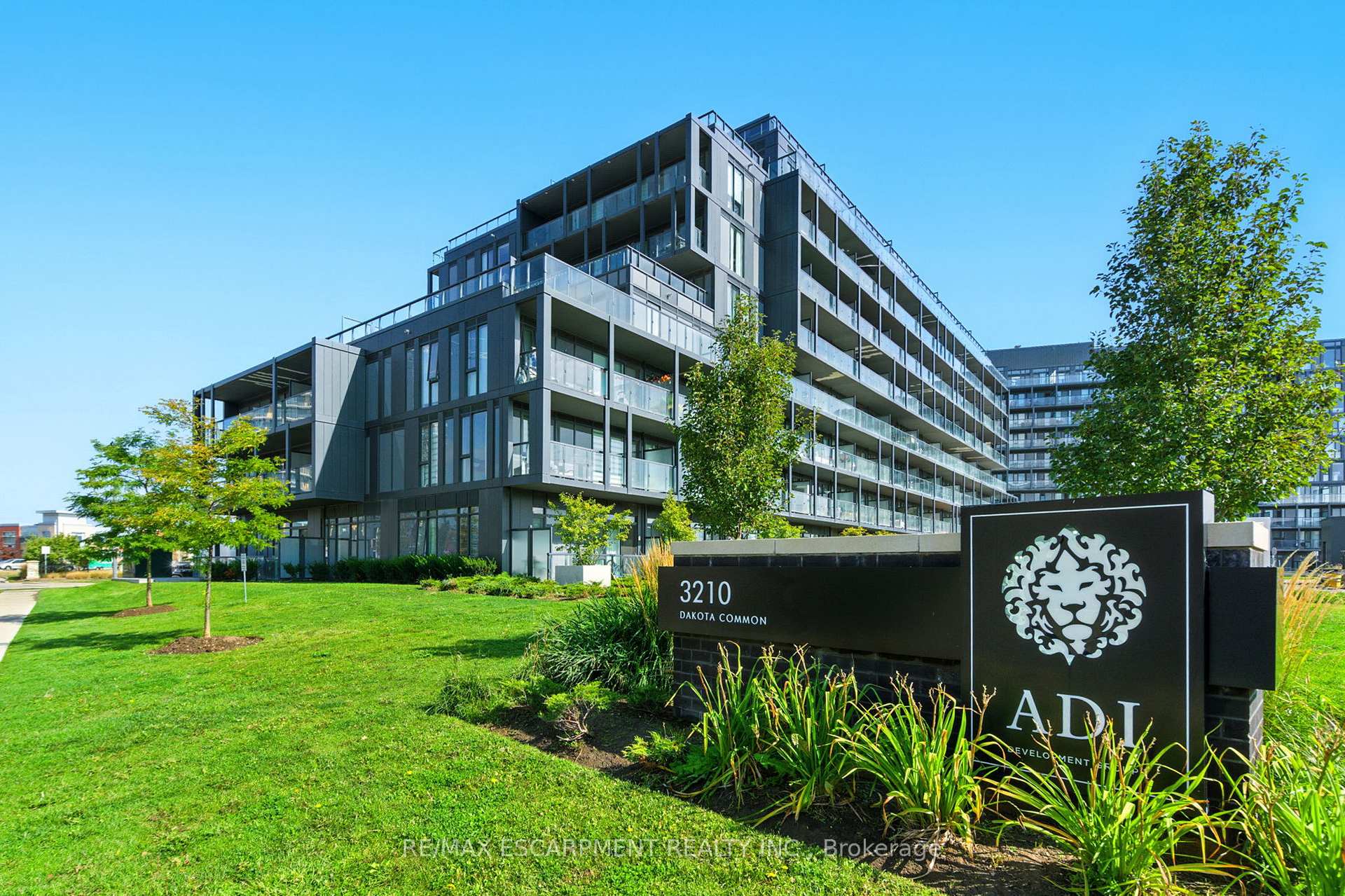 A814 - 3210 Dakota Common Burlington Ontario Canada Sale residential SHANNON MCCOUBREY RE/MAX Escarpment Realty Inc., Brokerage