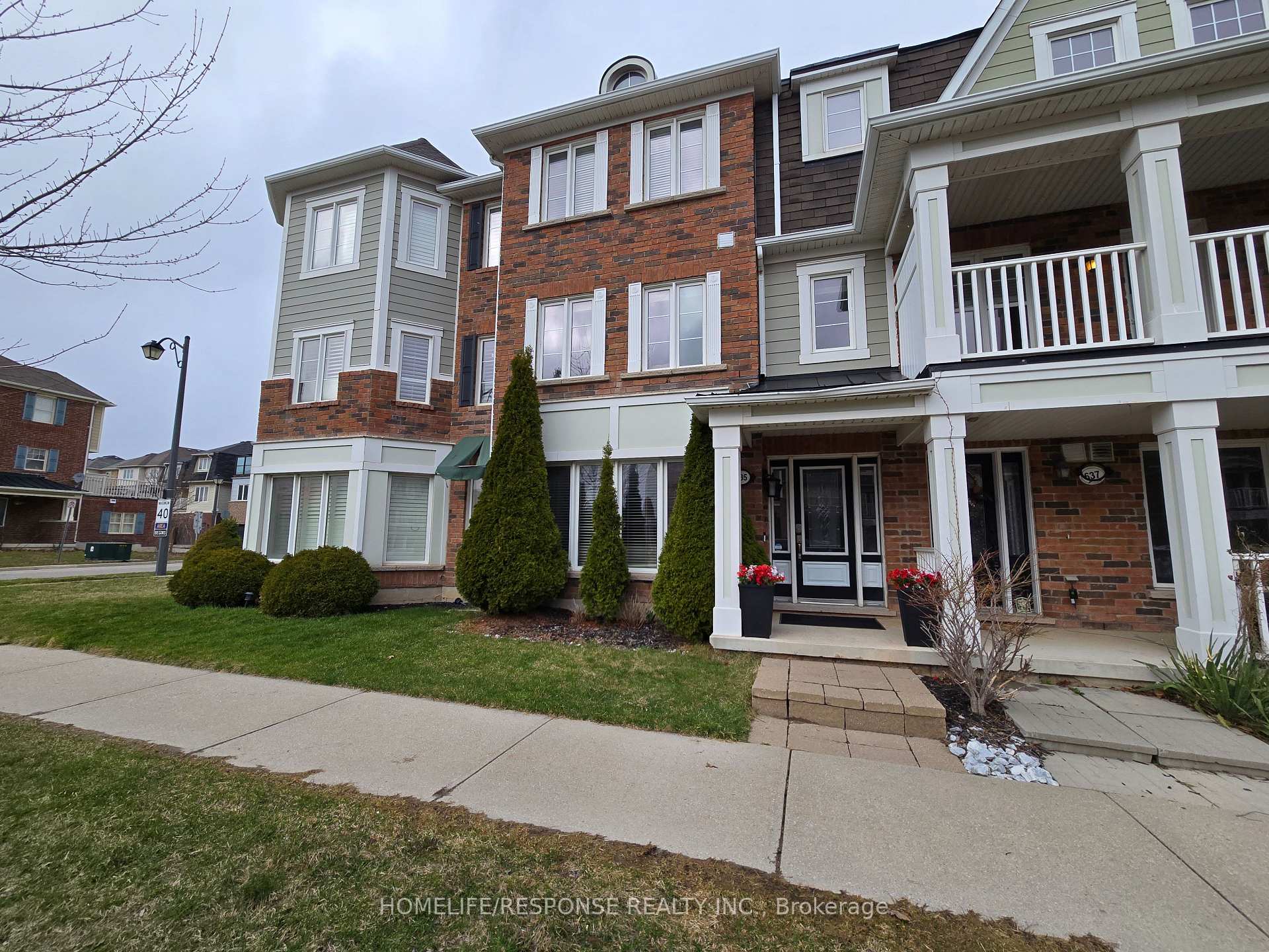 635 SCOTT Boulevard Milton Ontario Canada Sale residential Jolanta Pawlowska HomeLife/Response Realty Inc., Brokerage*