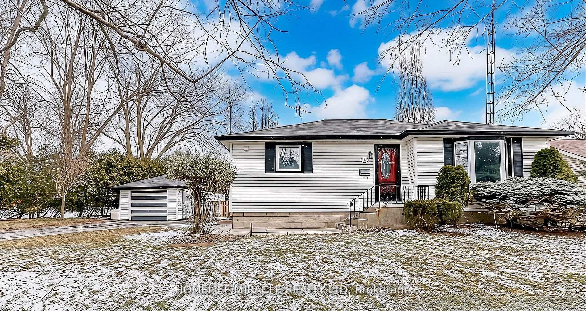 Main - 19 Herbert Avenue Oshawa Ontario Canada Rent residential   HomeLife Realty Services Inc.