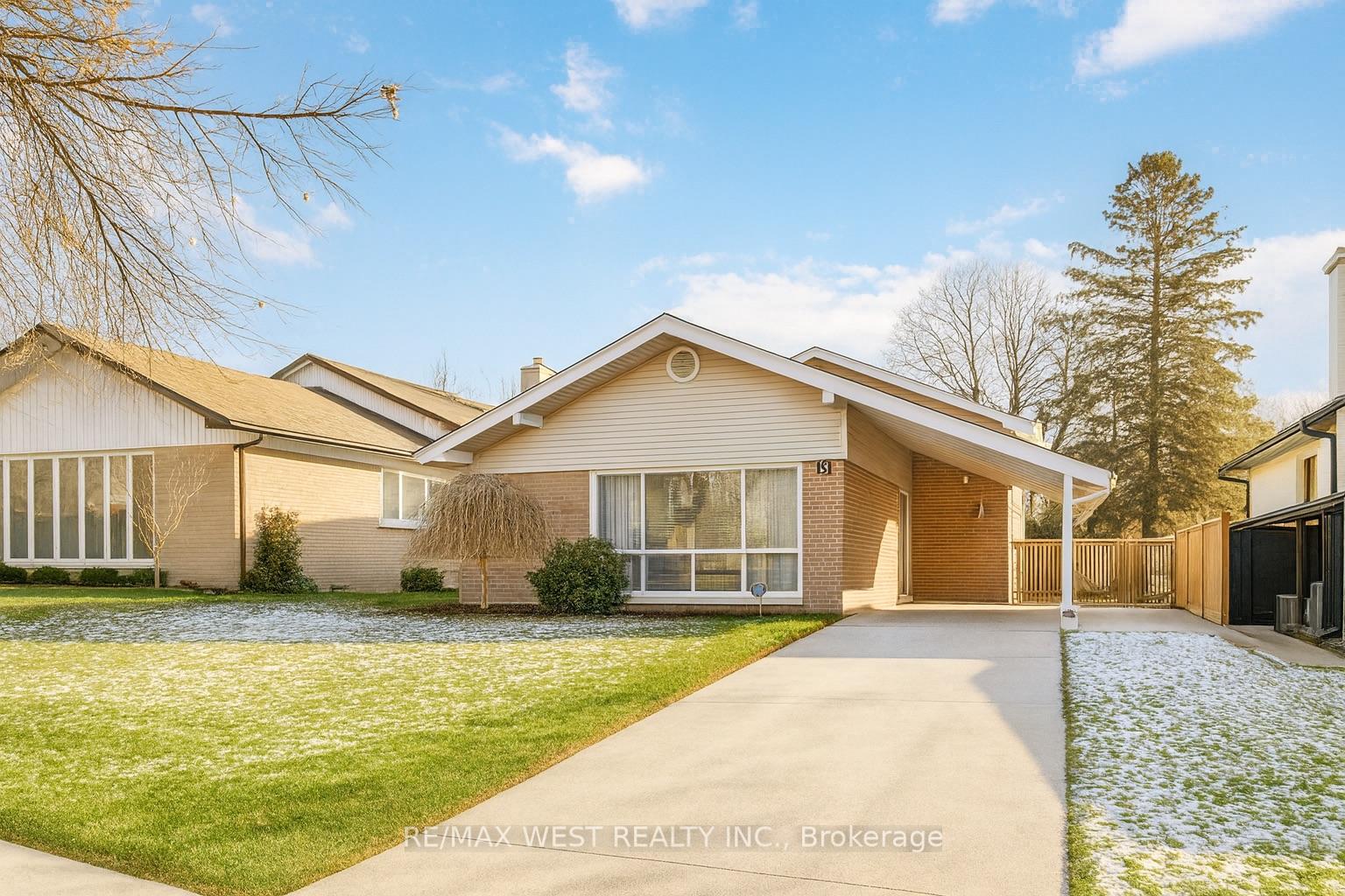 5 Henley Crescent Toronto Ontario Canada Sale residential Naushy Saeed Brokerage Information: Not available, please contact website owner