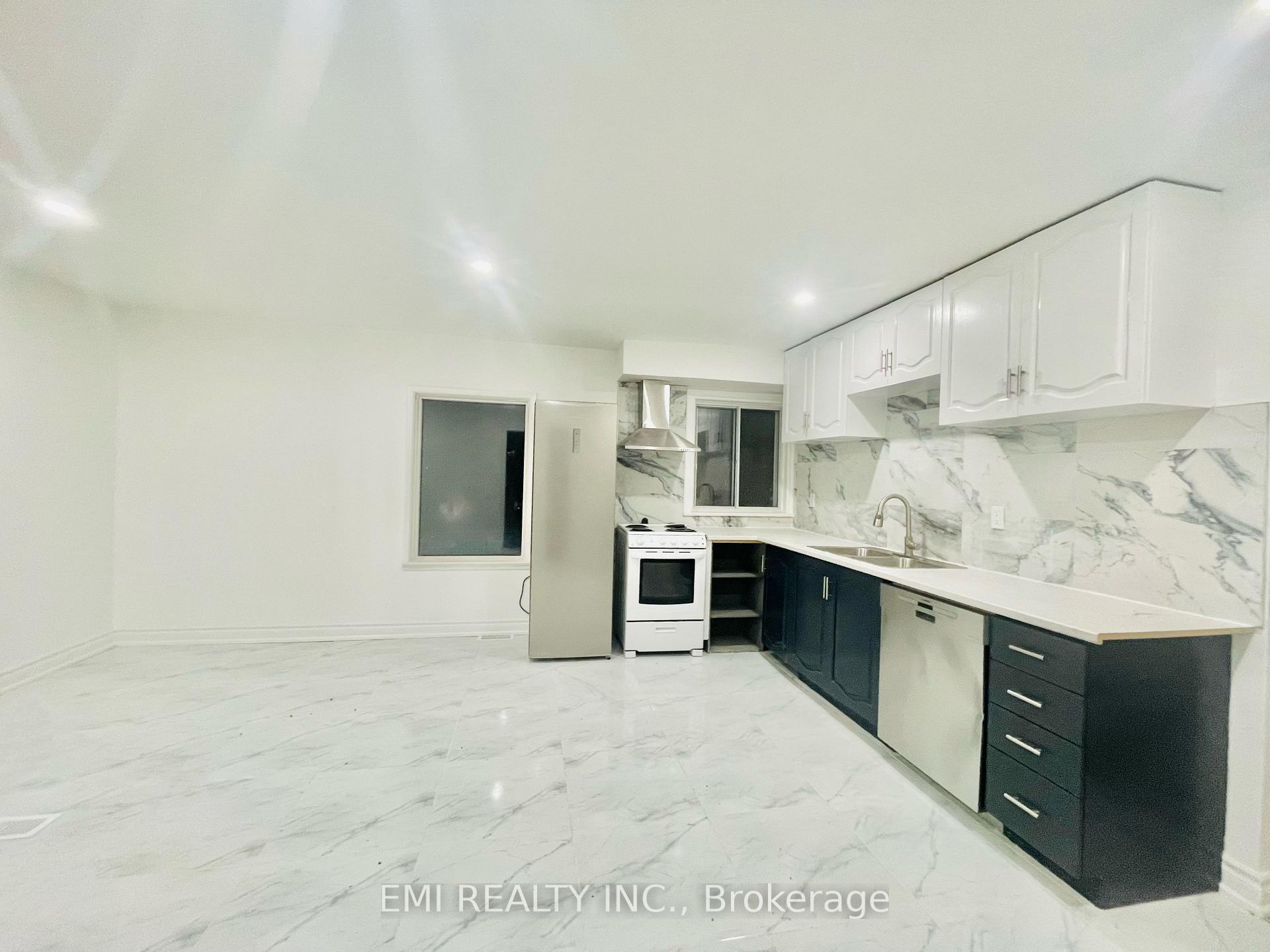 Main - 208 Patricia Avenue Toronto Ontario Canada Rent residential Ramin Alokozay Right at Home Realty, Brokerage*