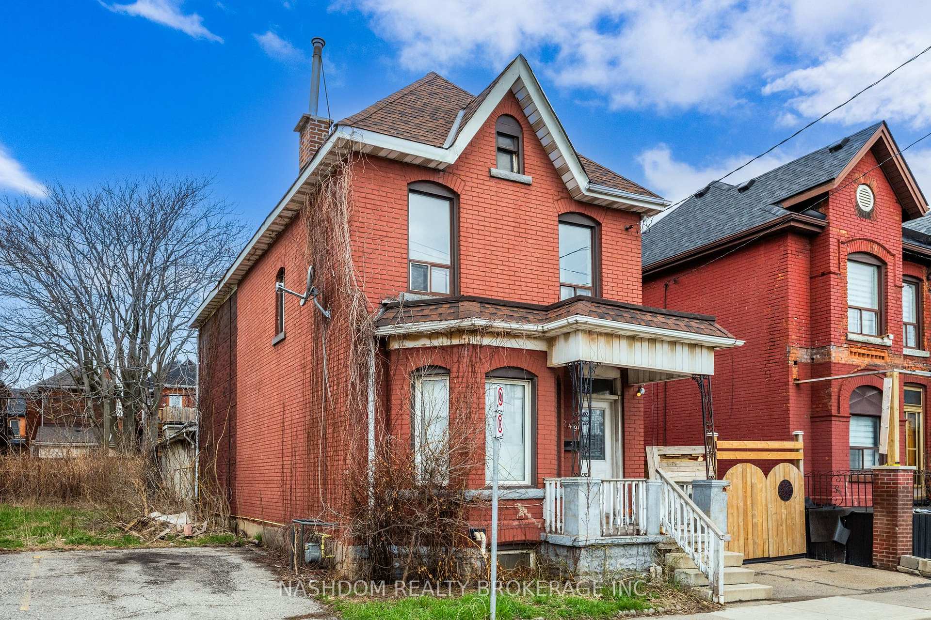 249 Wentworth Street N Hamilton Ontario Canada Sale residential Maggie Abril Nashdom Realty Brokerage Inc. 