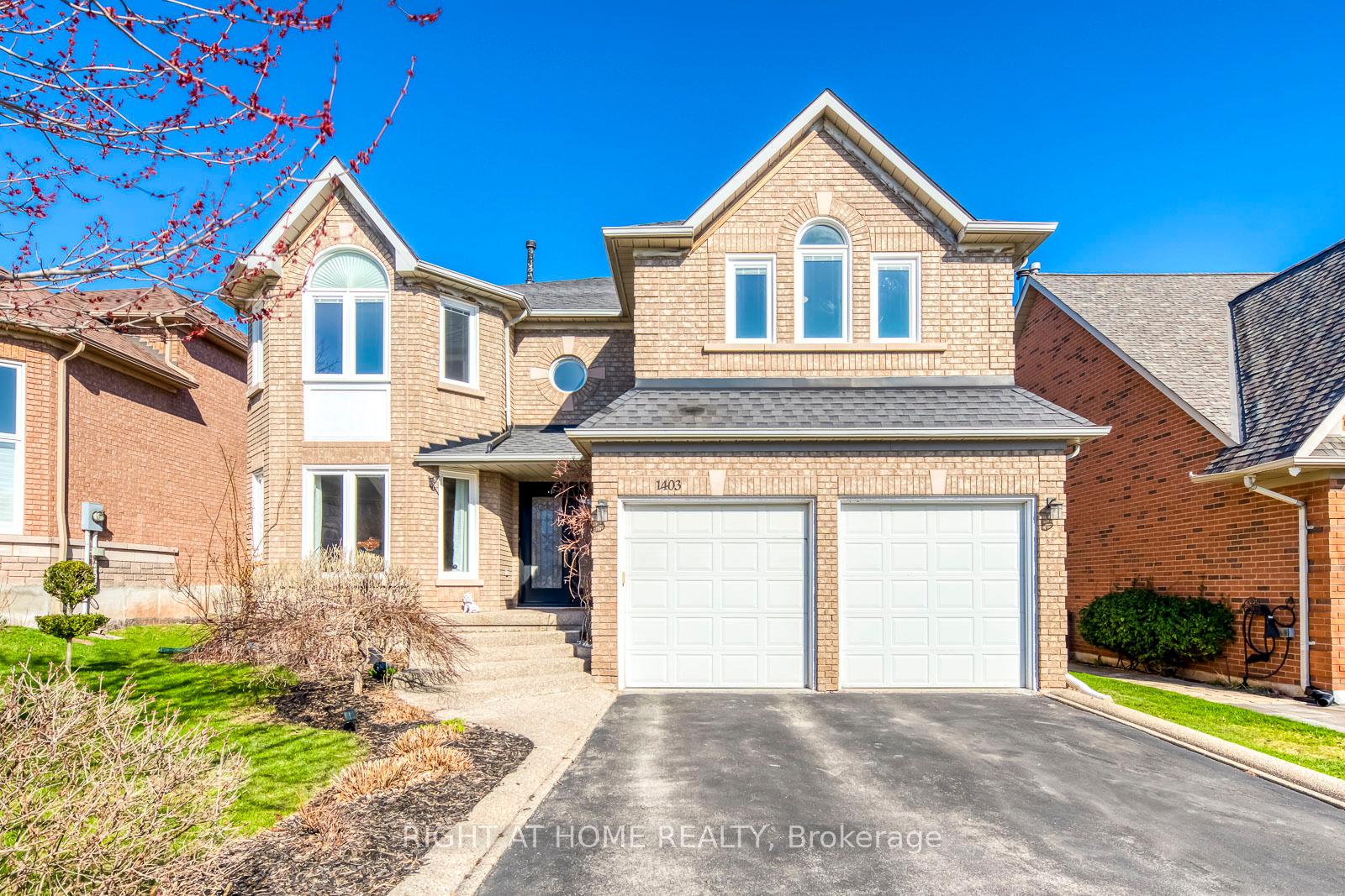 1403 BAYSHIRE Drive Oakville Ontario Canada Sale residential ELLEN IAKOVLEVA Right at Home Realty, Brokerage*