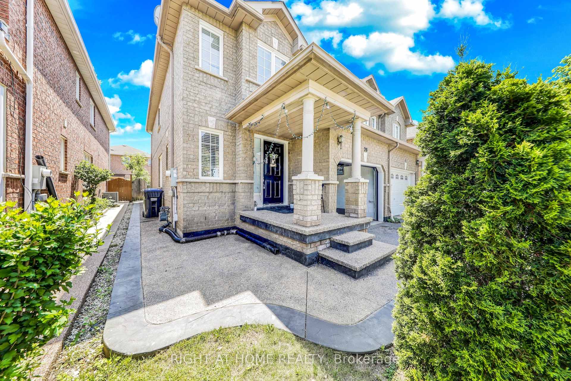 28 Cedarvalley Boulevard Brampton Ontario Canada Sale residential Andrew Enofe Right at Home Realty, Brokerage*