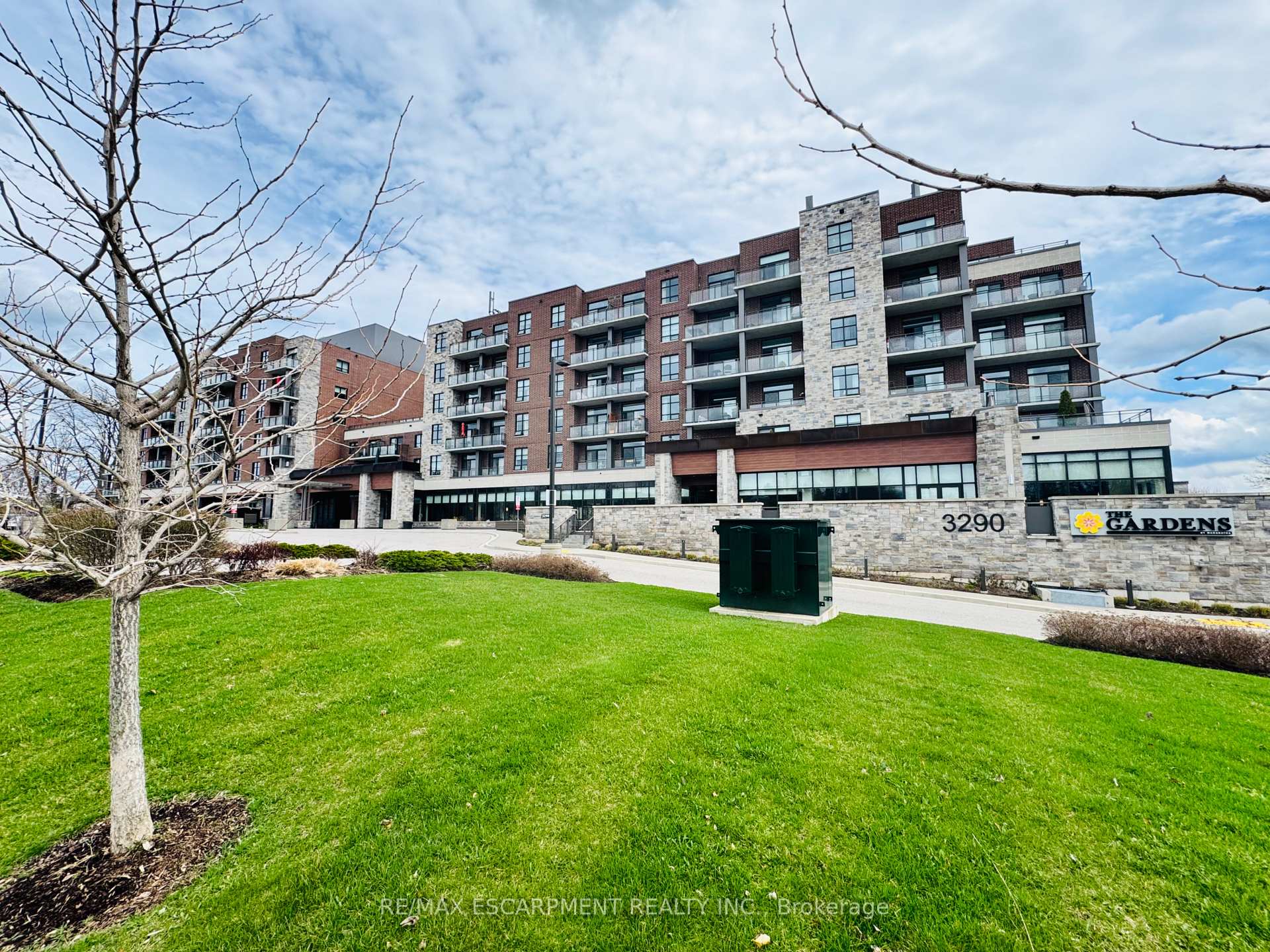 309 - 3290 New Street Burlington Ontario Canada Sale residential SHANNON MCCOUBREY RE/MAX Escarpment Realty Inc., Brokerage