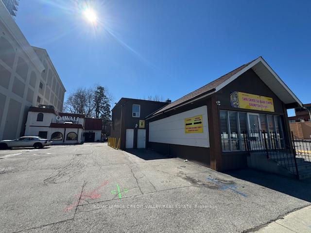 23 George Street N Brampton Ontario Canada Lease commercial Manpreet Ahluwalia Royal LePage Credit Valley Real Estate, Brokerage*