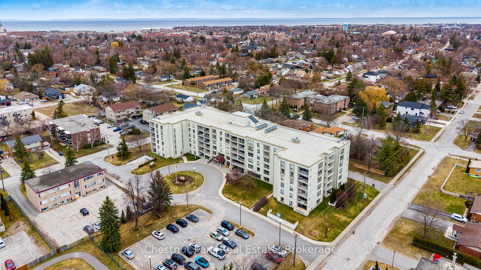 102 - 172 Eighth Street Collingwood Ontario Canada Sale residential Niki White Chestnut Park Real Estate Ltd., Brokerage*