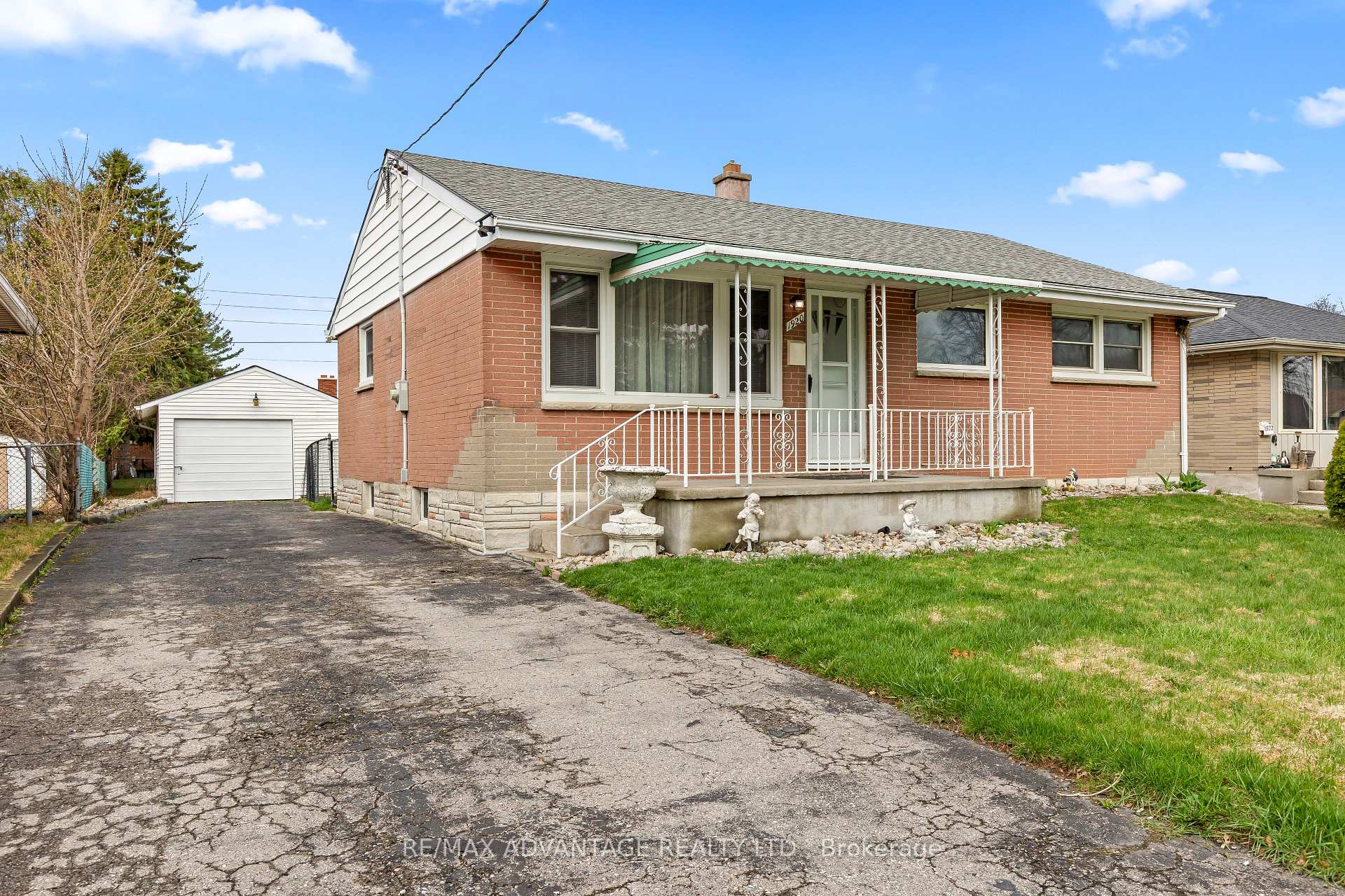 1920 Duluth Crescent London East Ontario Canada Sale residential   RE/MAX Advantage Realty Ltd., Brokerage*