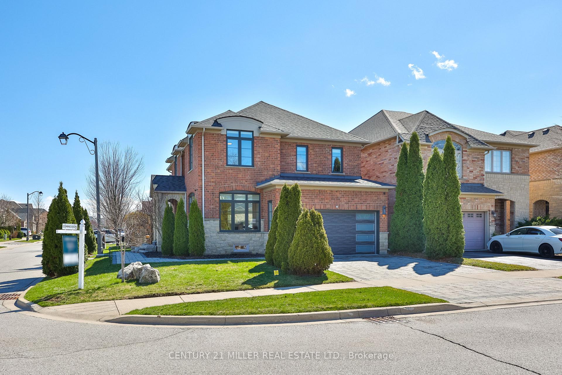 2252 Dewsbury Drive Oakville Ontario Canada Sale residential   AKARAT Group Inc.